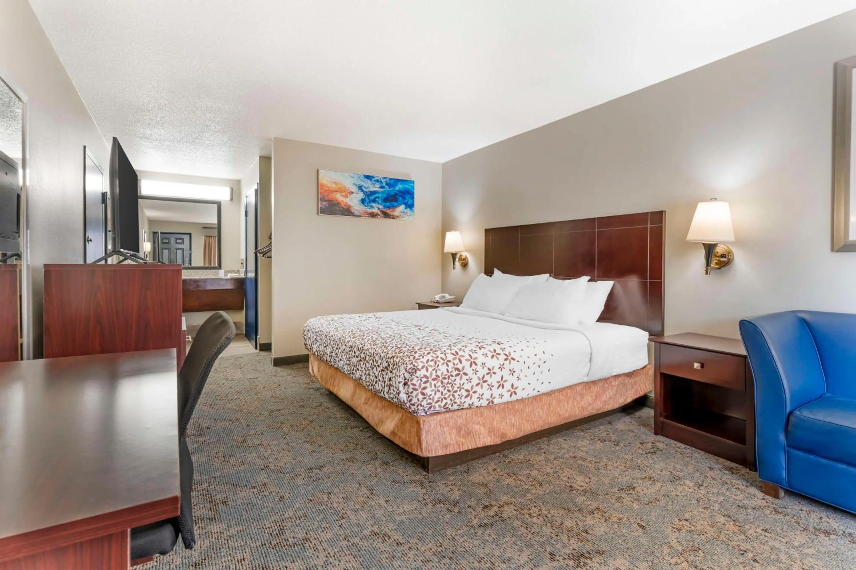 Bedroom, Bed in Best Western Royal Inn