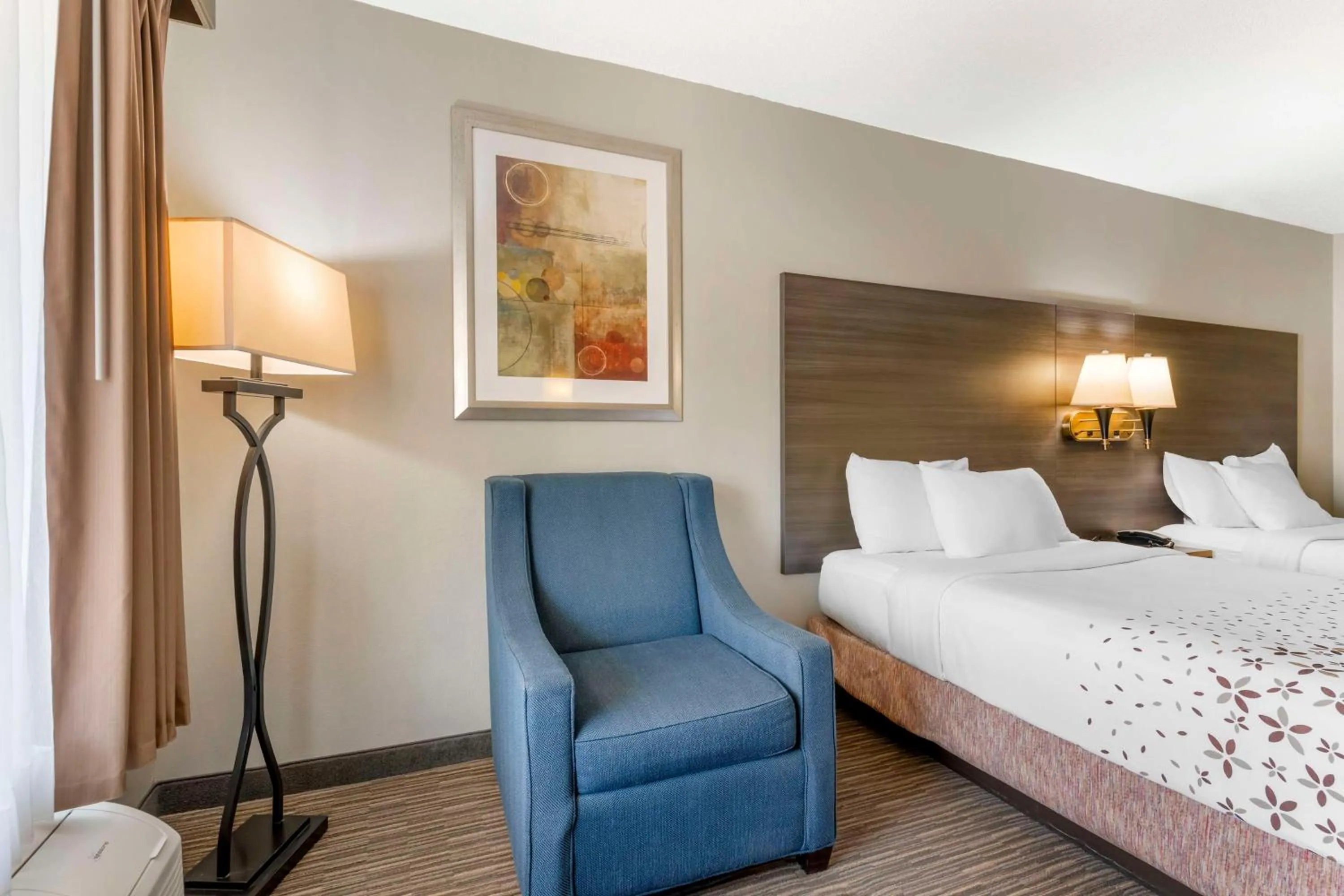 Bedroom, Bed in Best Western Royal Inn