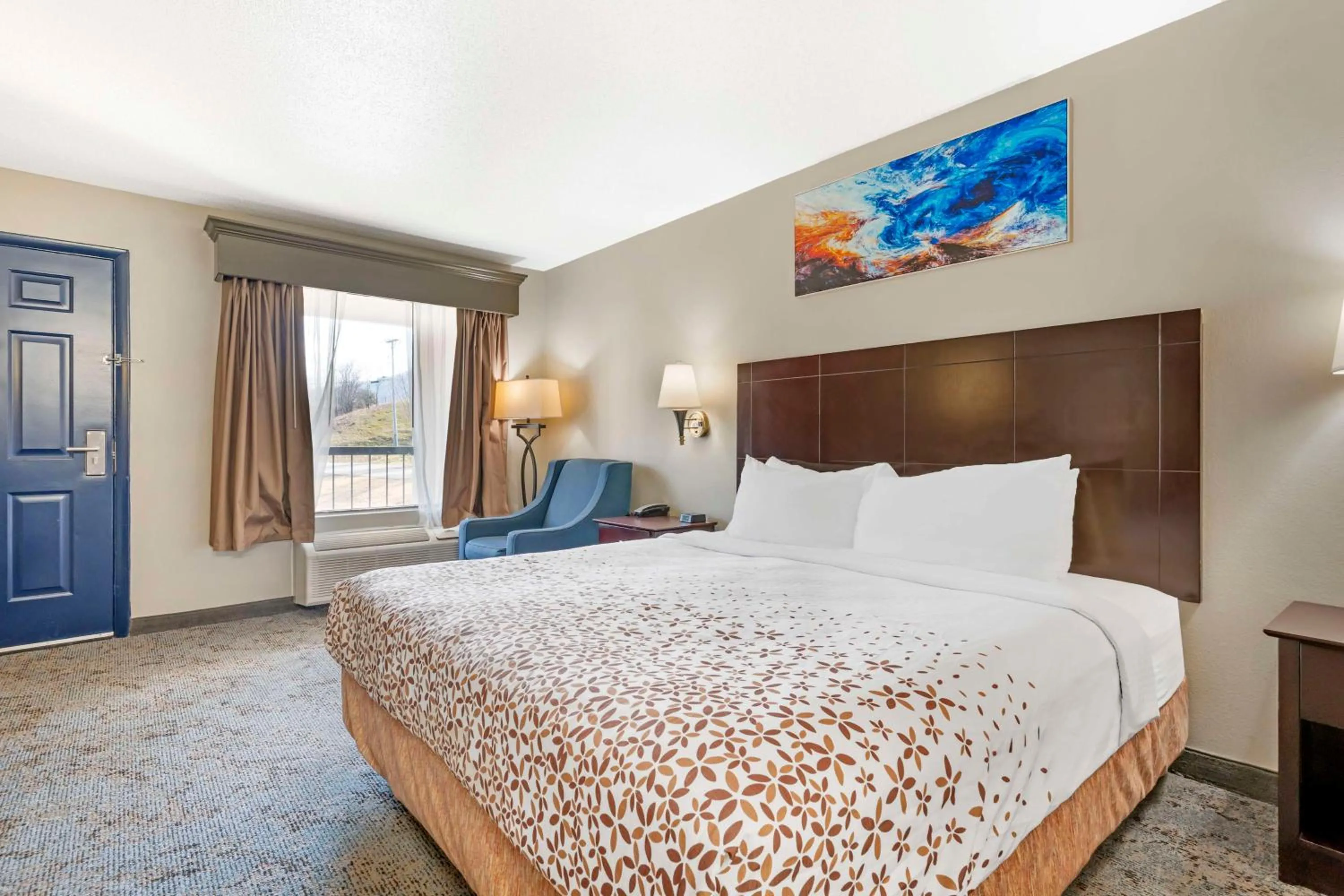 Bedroom, Bed in Best Western Royal Inn