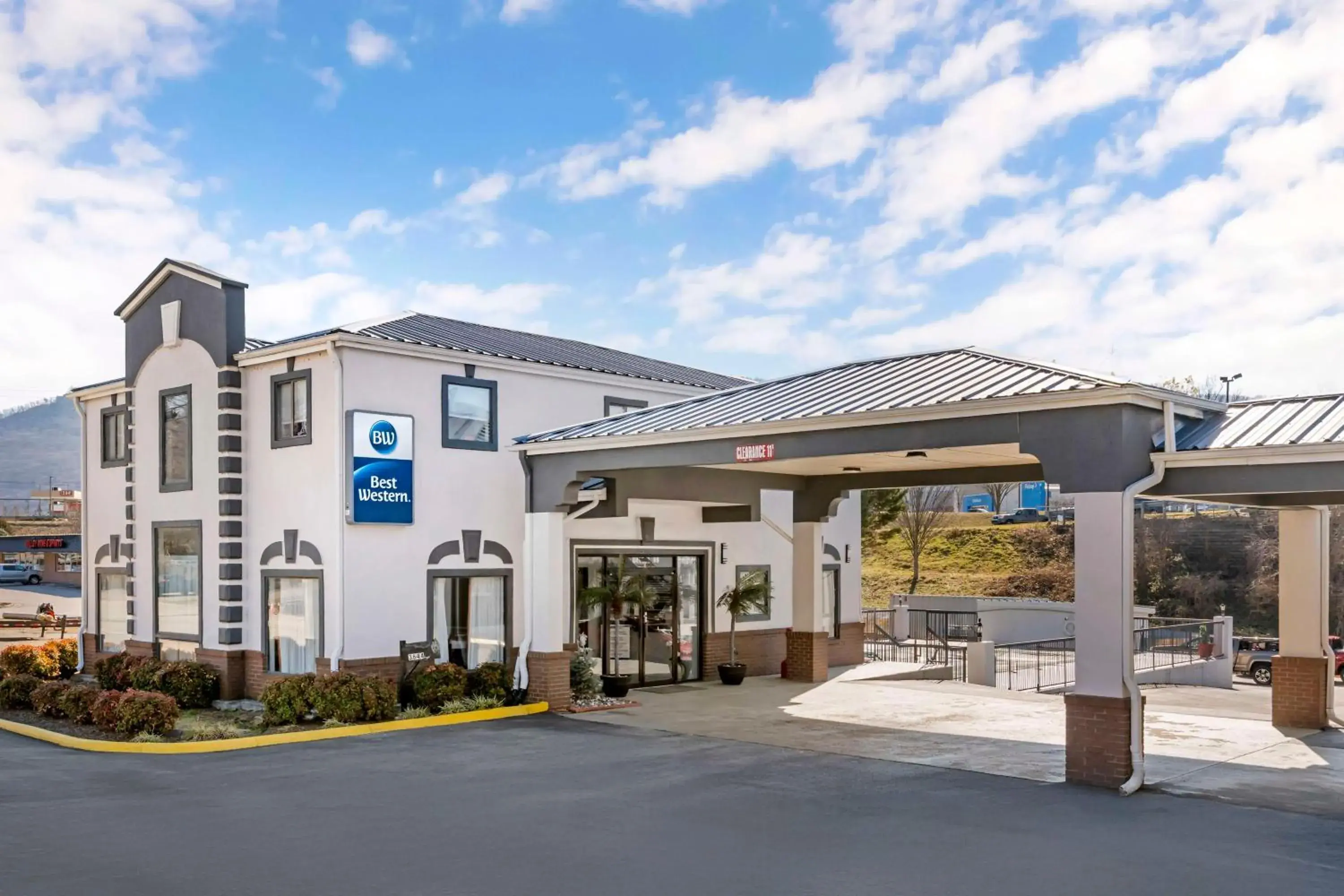 Property building in Best Western Royal Inn Property building in Best Western Royal Inn