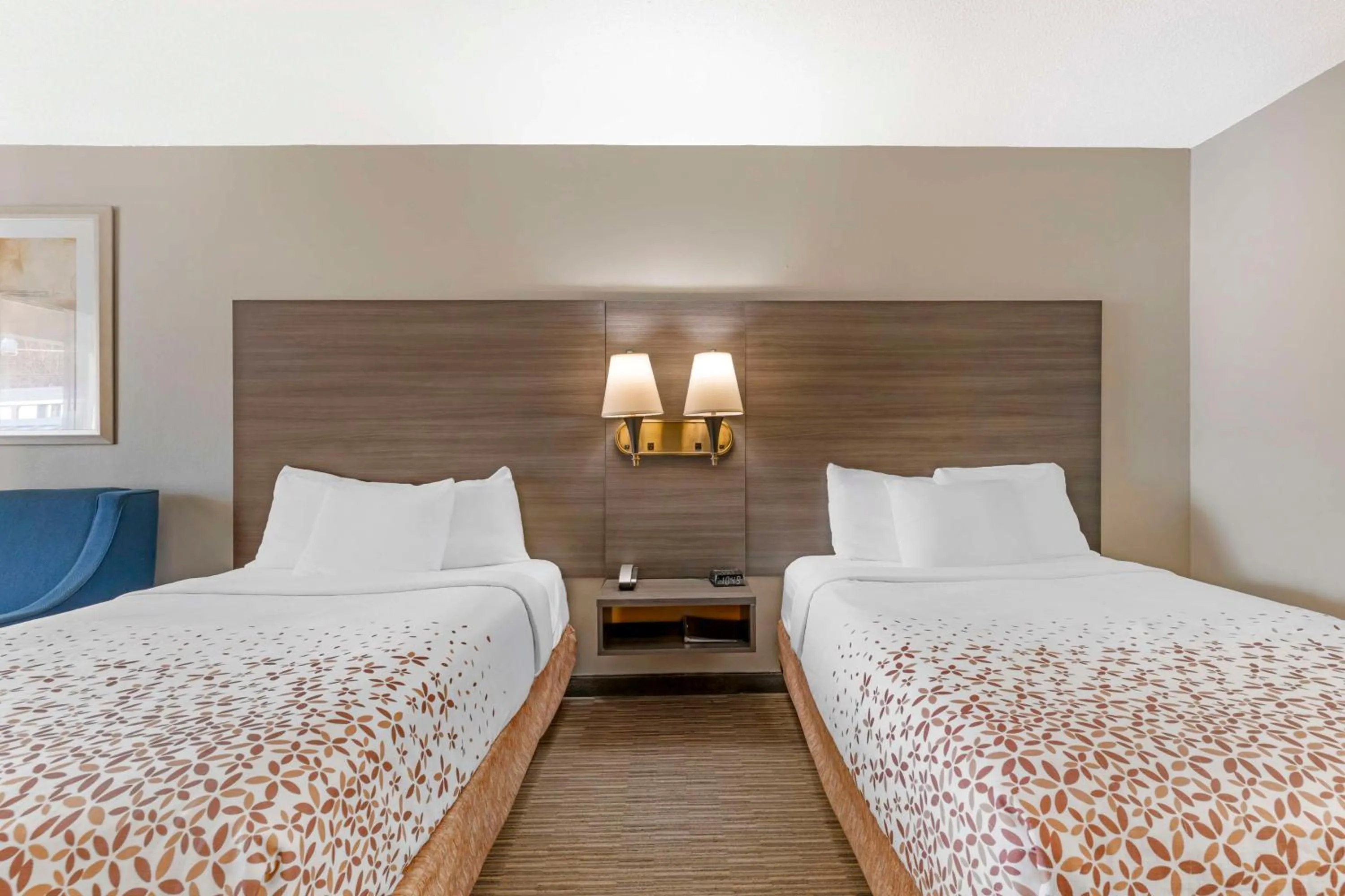 Bedroom, Bed in Best Western Royal Inn