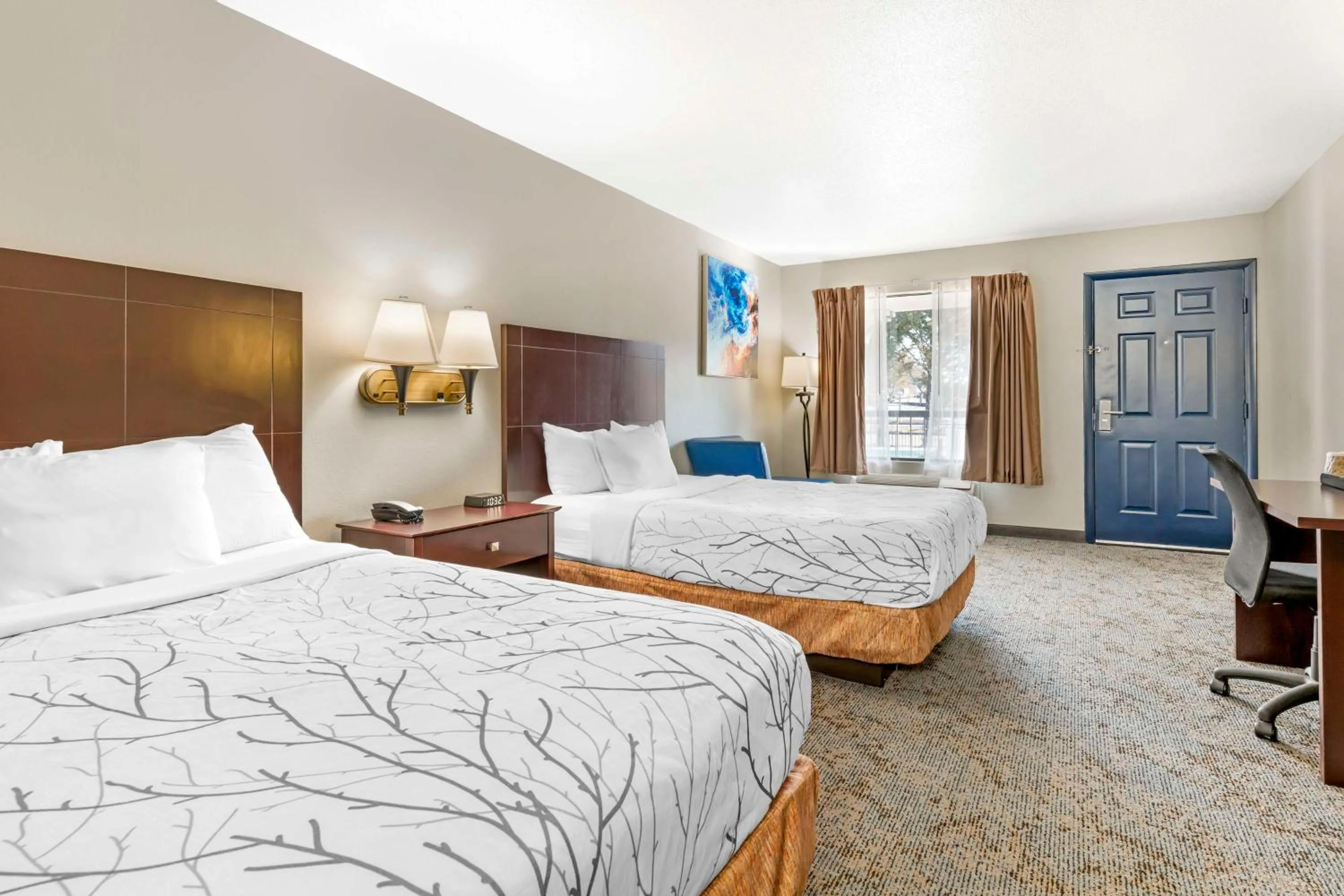 Bedroom, Bed in Best Western Royal Inn