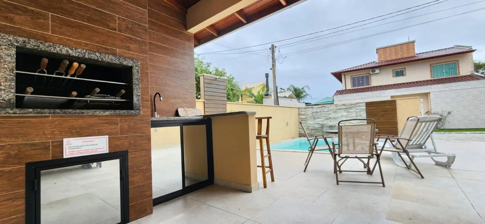 Linda casa no baln. Ponta do papagaio a 100m do mar