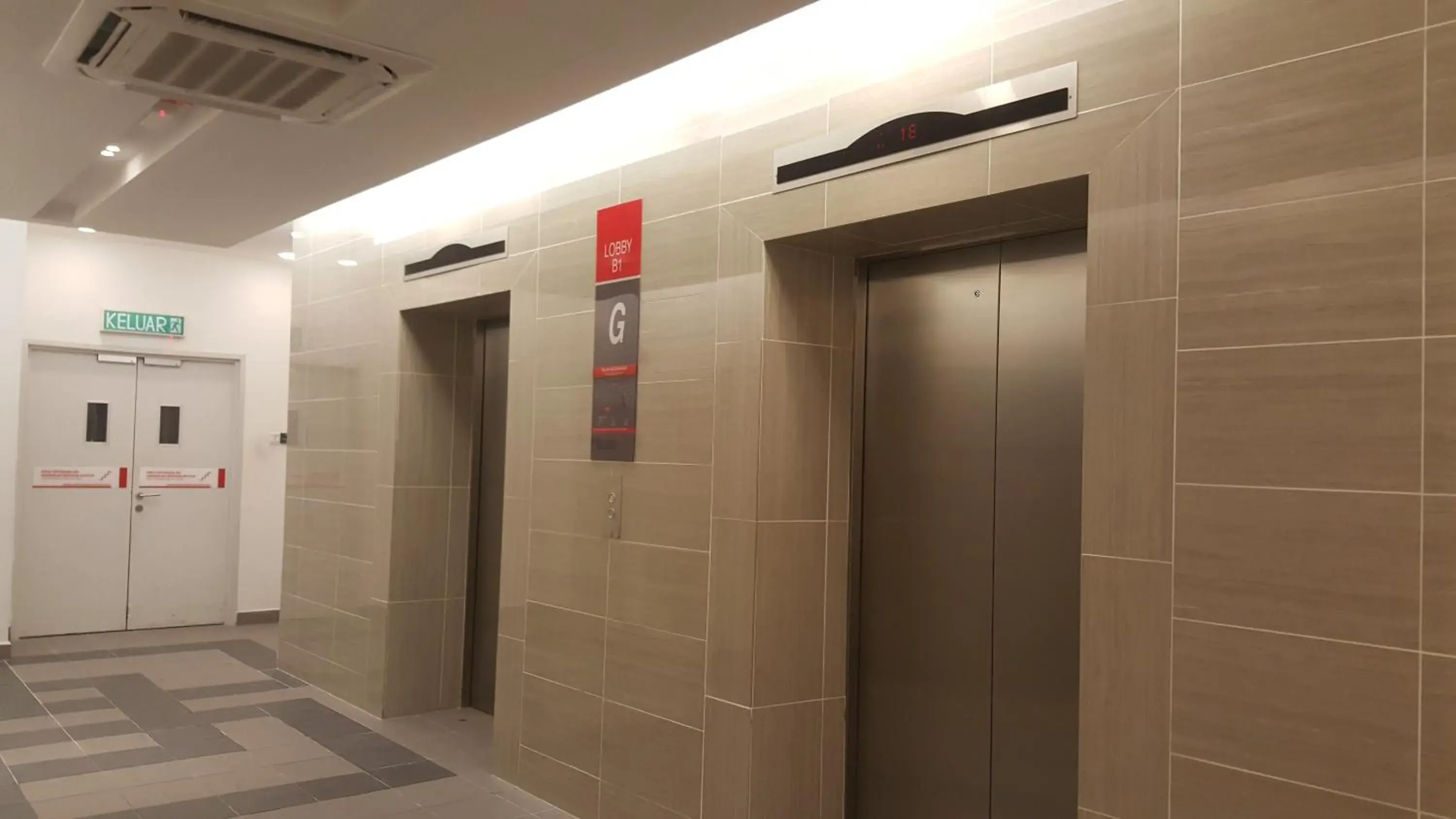 Facade/entrance in Southville Stay @ Savanna Executive Suite Facade/entrance in Southville Stay @ Savanna Executive Suite