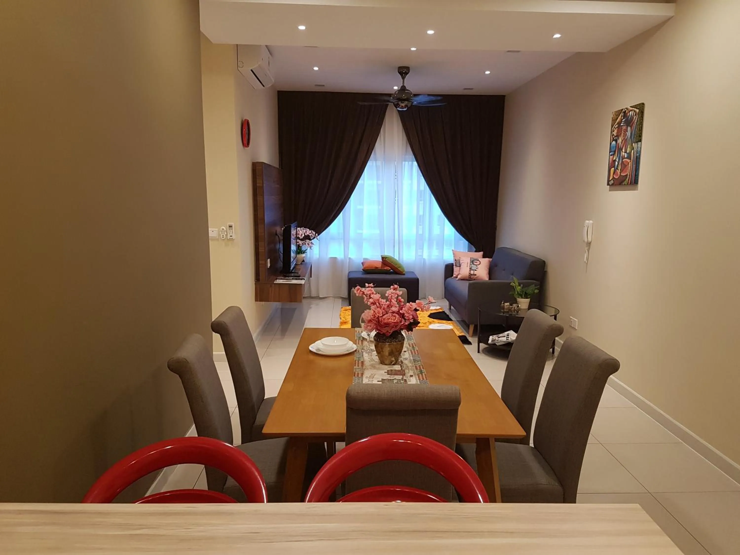 Dining area in Southville Stay @ Savanna Executive Suite