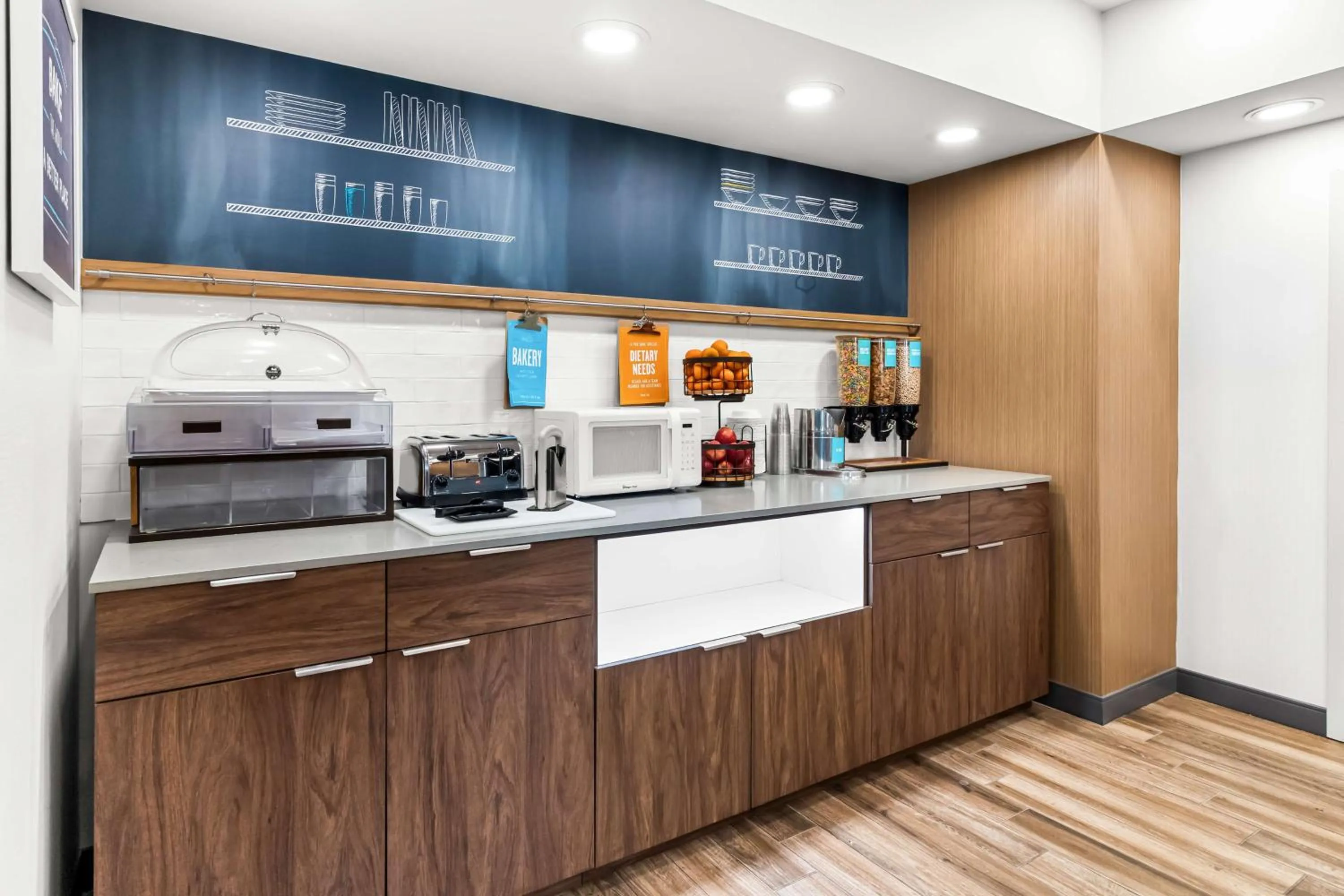 Breakfast in Hampton Inn by Hilton Dayton South