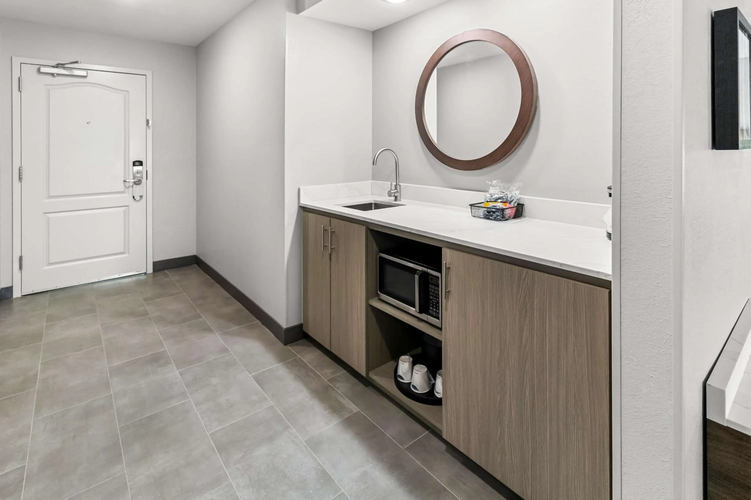 Photo of the whole room in Hampton Inn by Hilton Dayton South