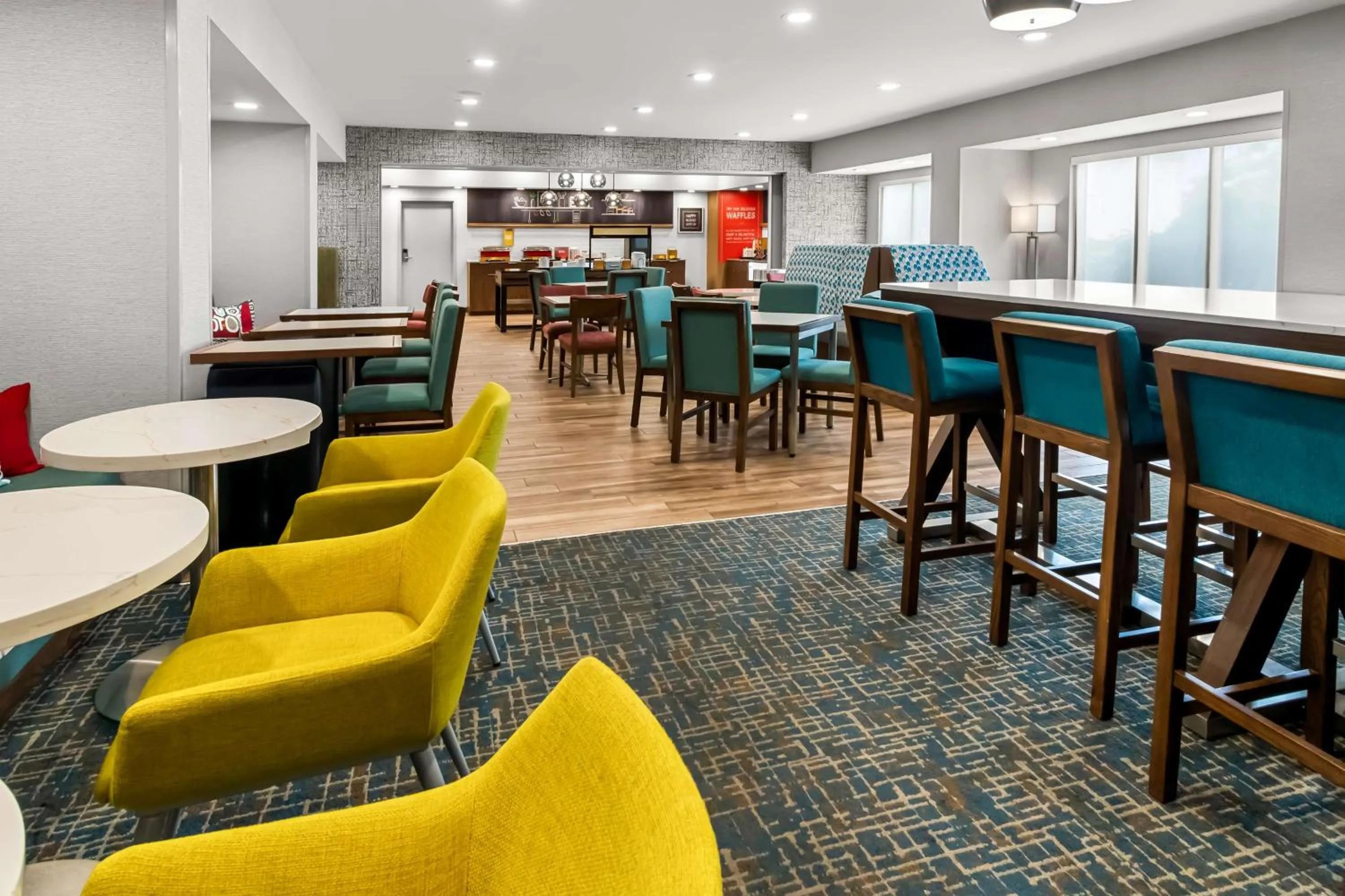 Breakfast in Hampton Inn by Hilton Dayton South