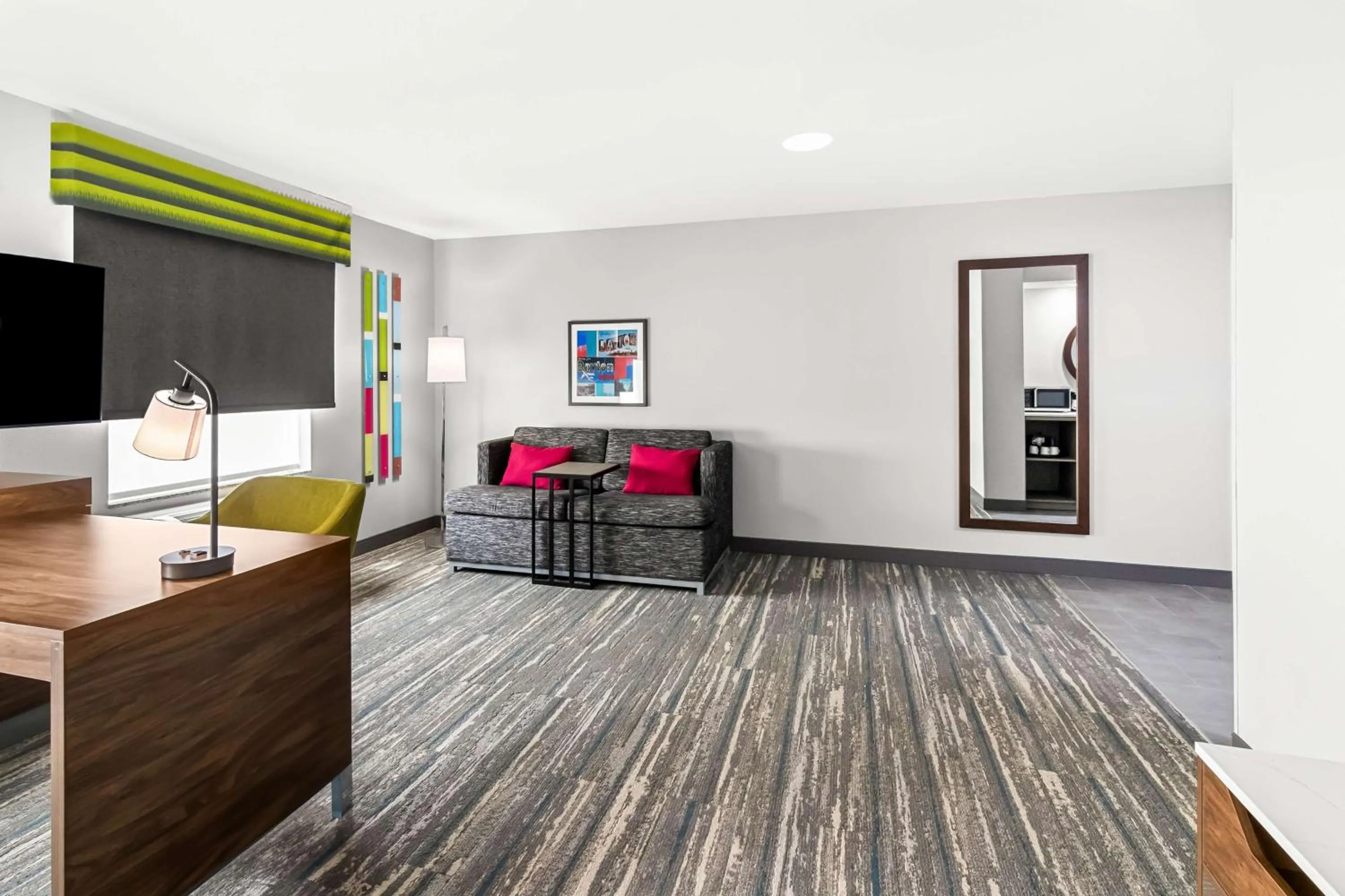 Bedroom, Bed in Hampton Inn by Hilton Dayton South