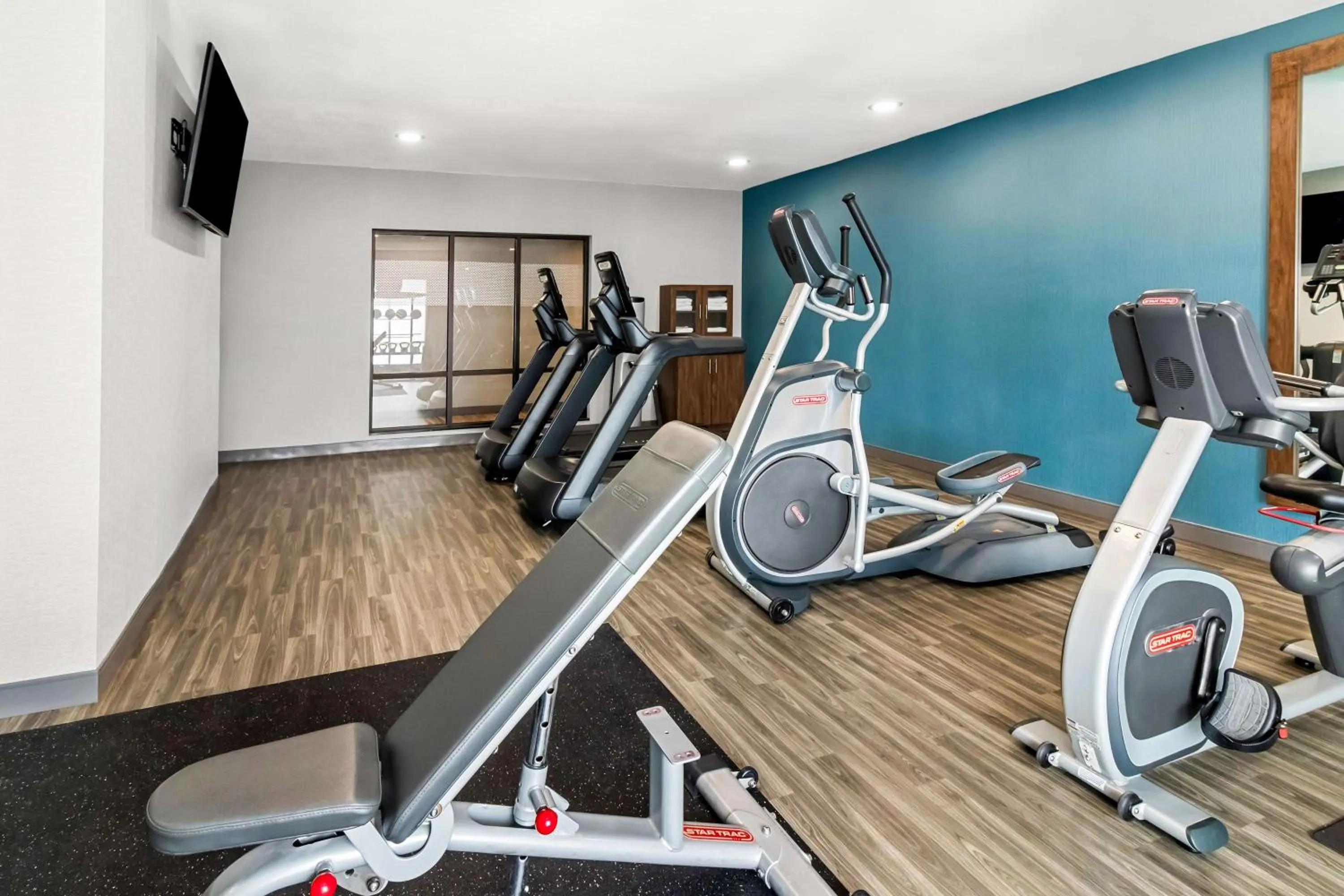 Fitness centre/facilities in Hampton Inn by Hilton Dayton South