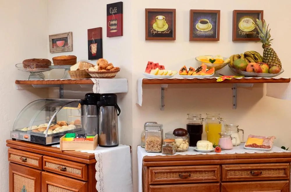 Restaurant/places to eat in Pousada Villa Maritima