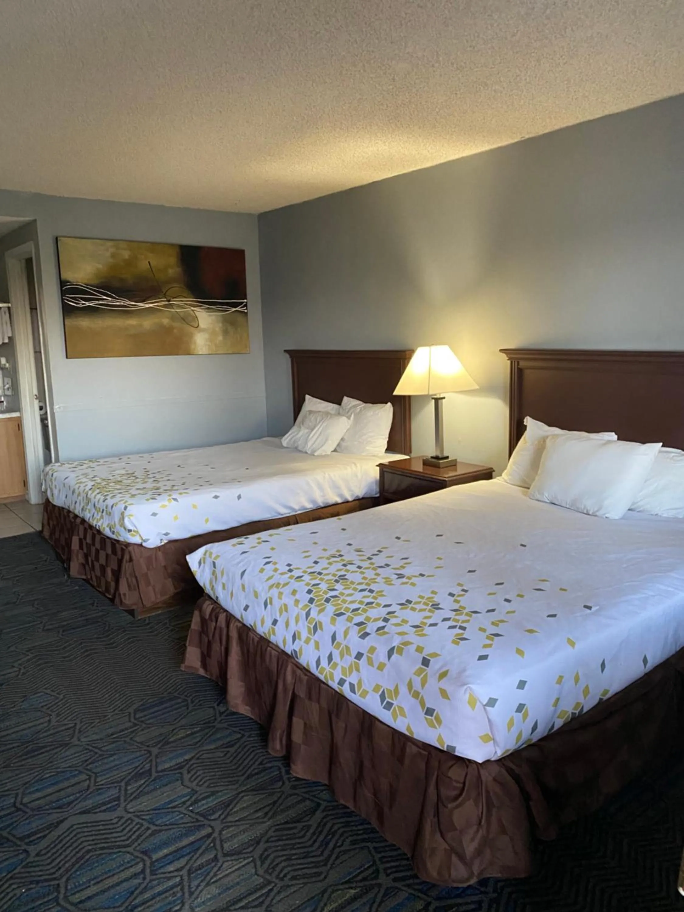 Bed in Hawk's Nest Lodge