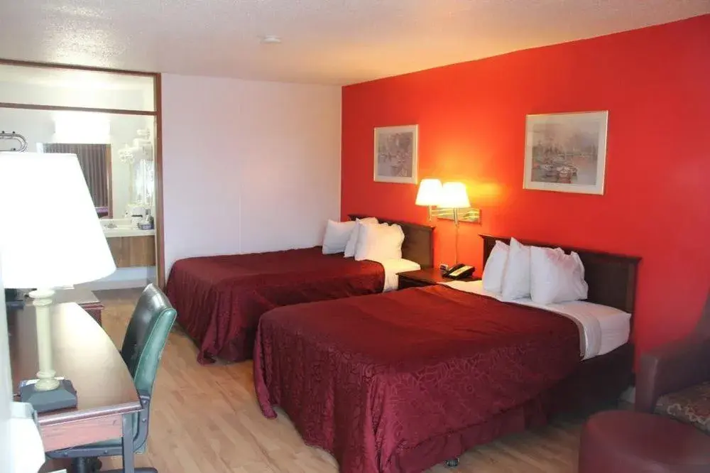 Bed in Norfolk Country Inn and Suites Bed in Norfolk Country Inn and Suites