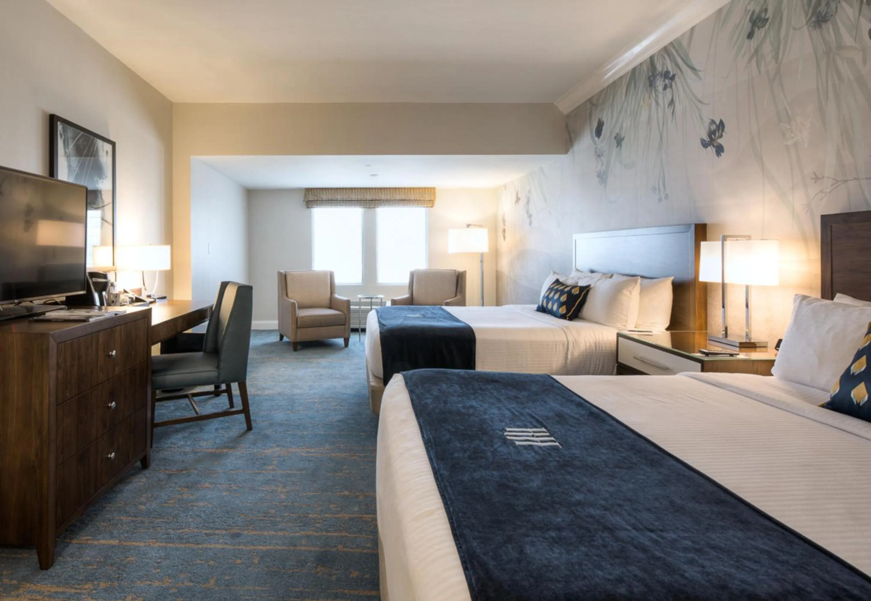 Photo of the whole room, Bed in The Read House Hotel