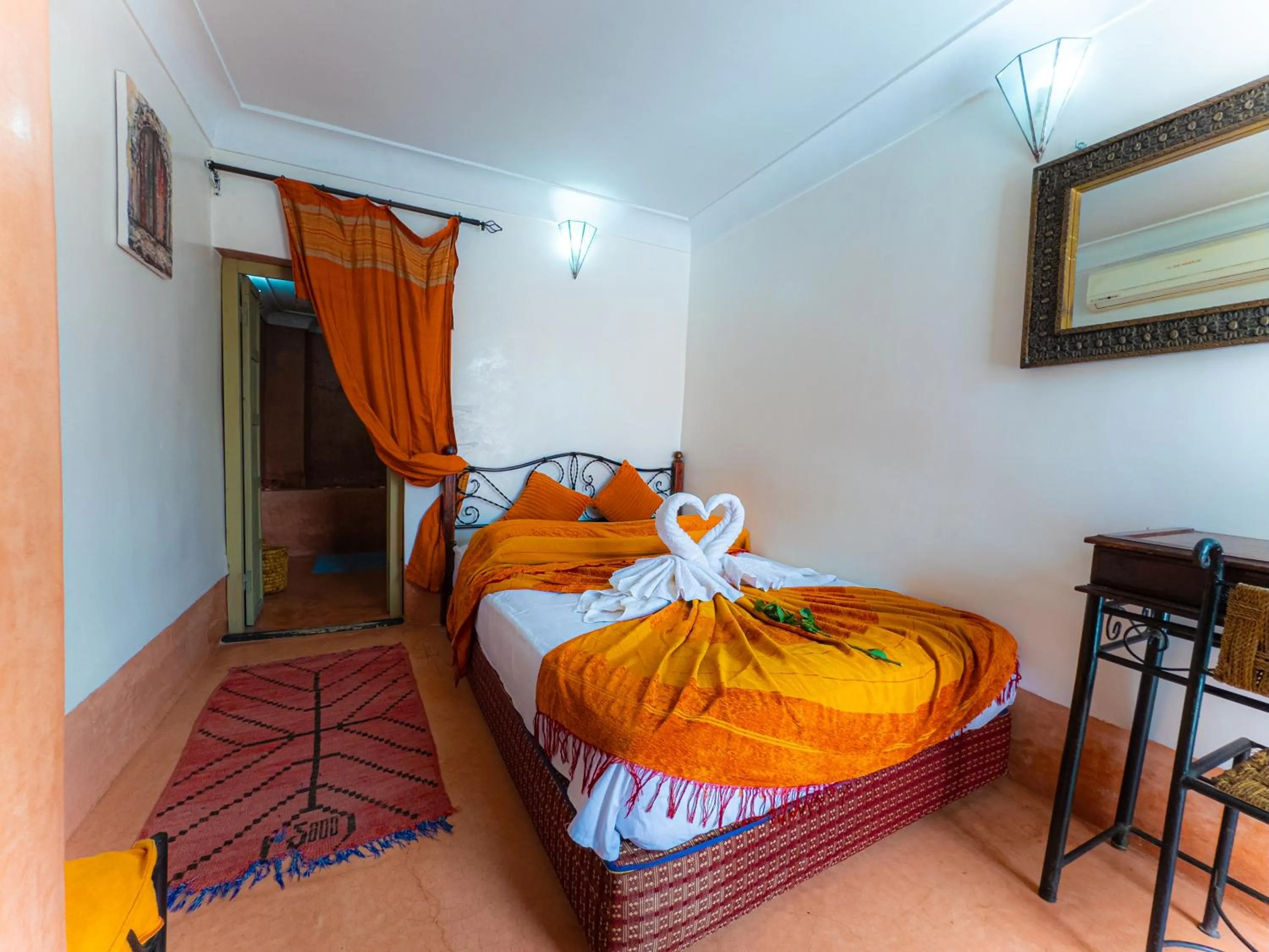 Bed in Riad Minorisa