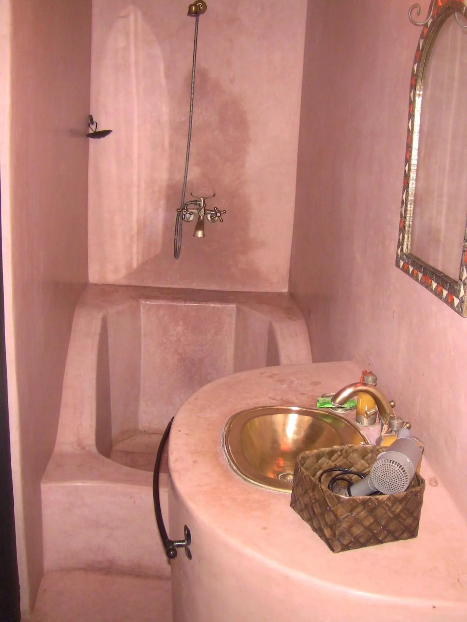 Shower in Riad Minorisa