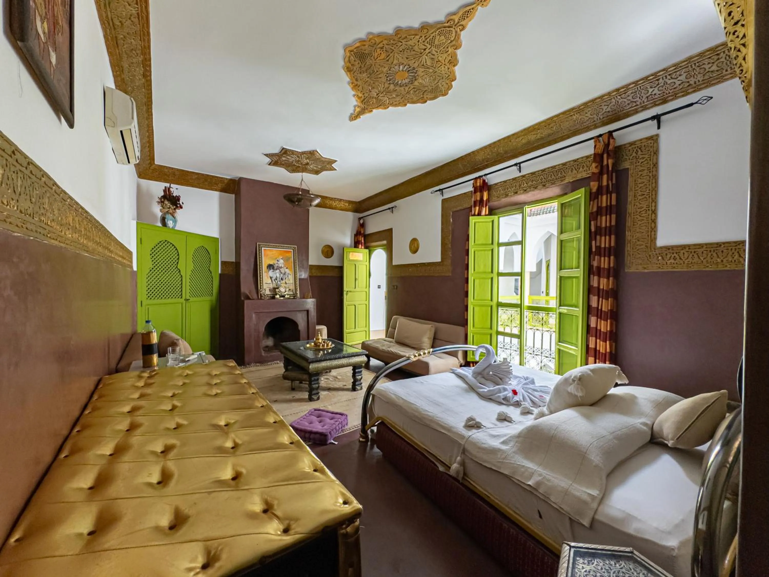 Bed in Riad Minorisa