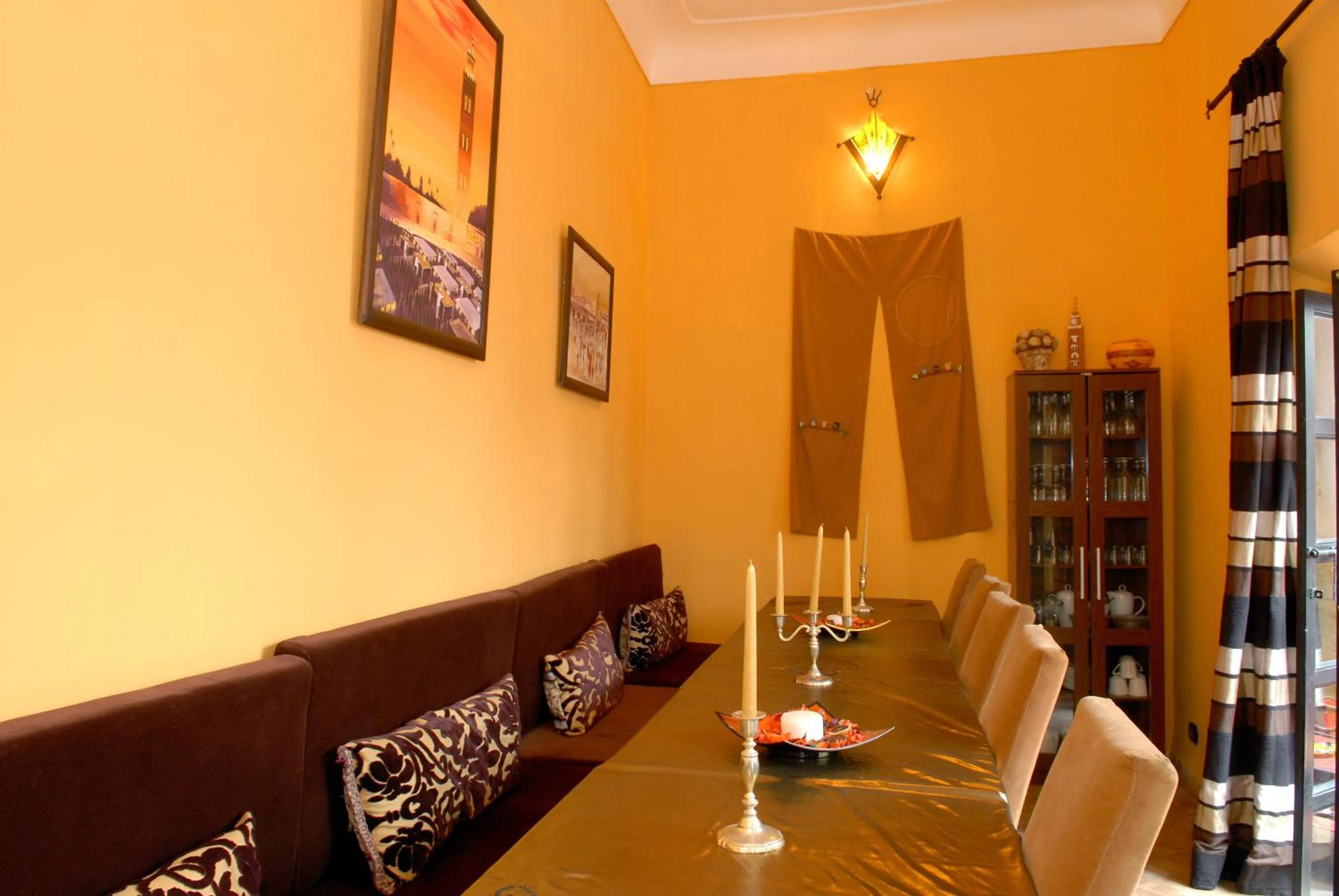 Restaurant/places to eat in Riad Minorisa