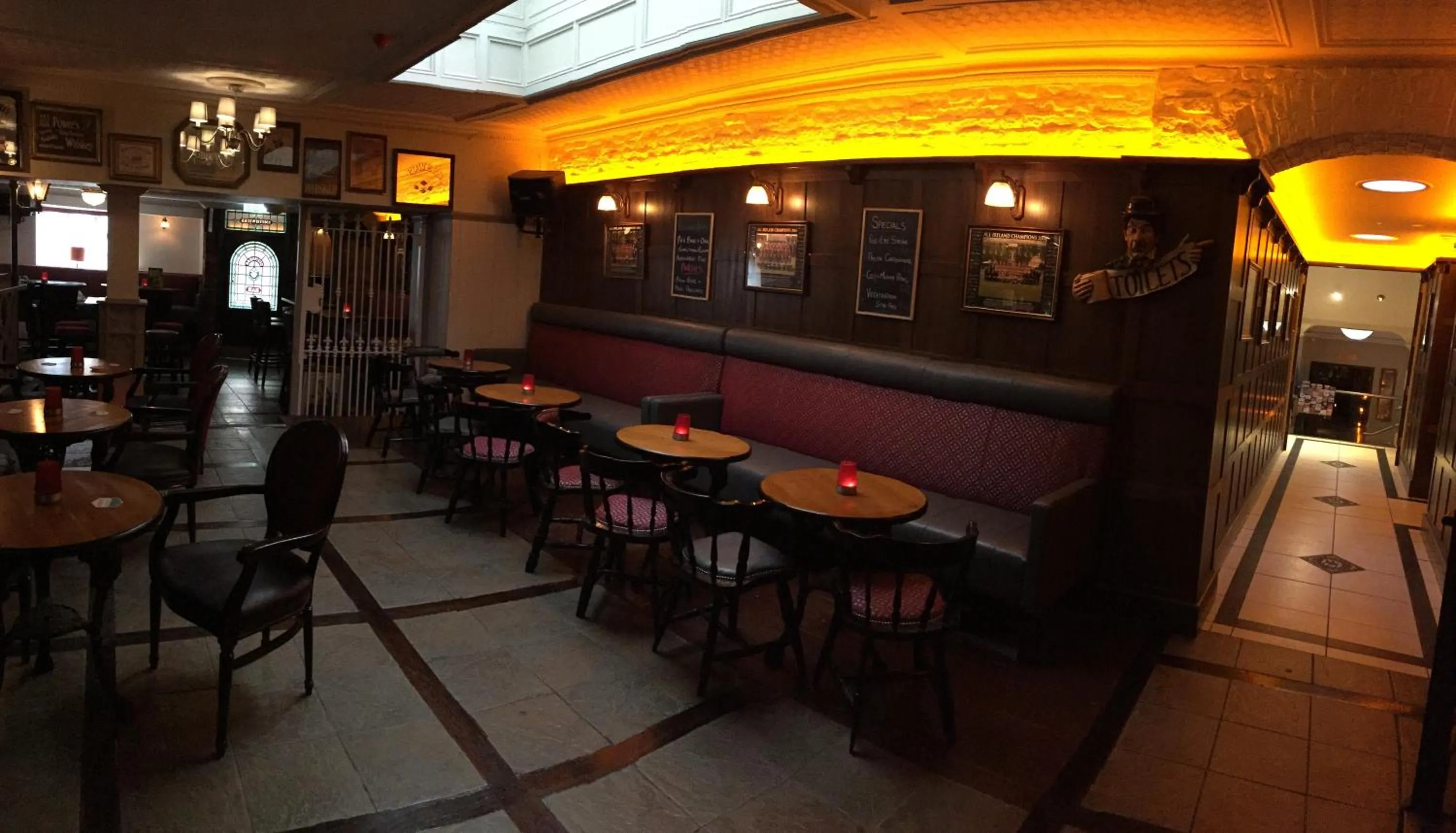 Lounge or bar in Kilford Arms