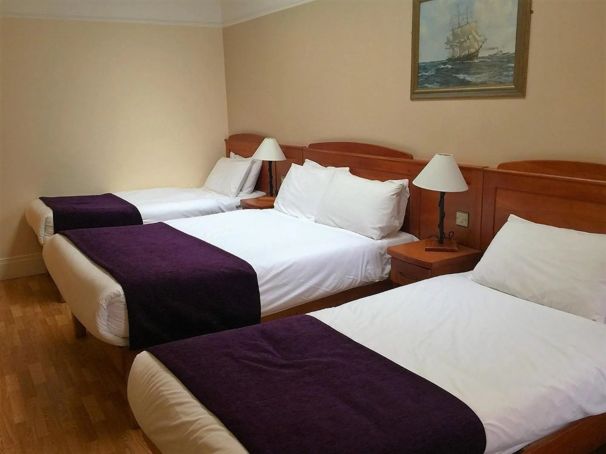 Photo of the whole room, Bed in Kilford Arms