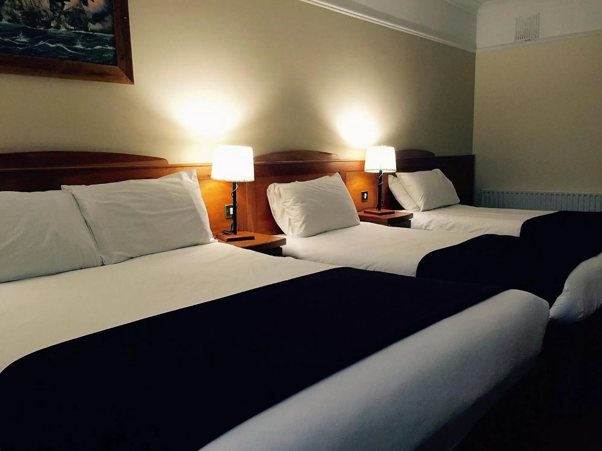 Photo of the whole room, Bed in Kilford Arms