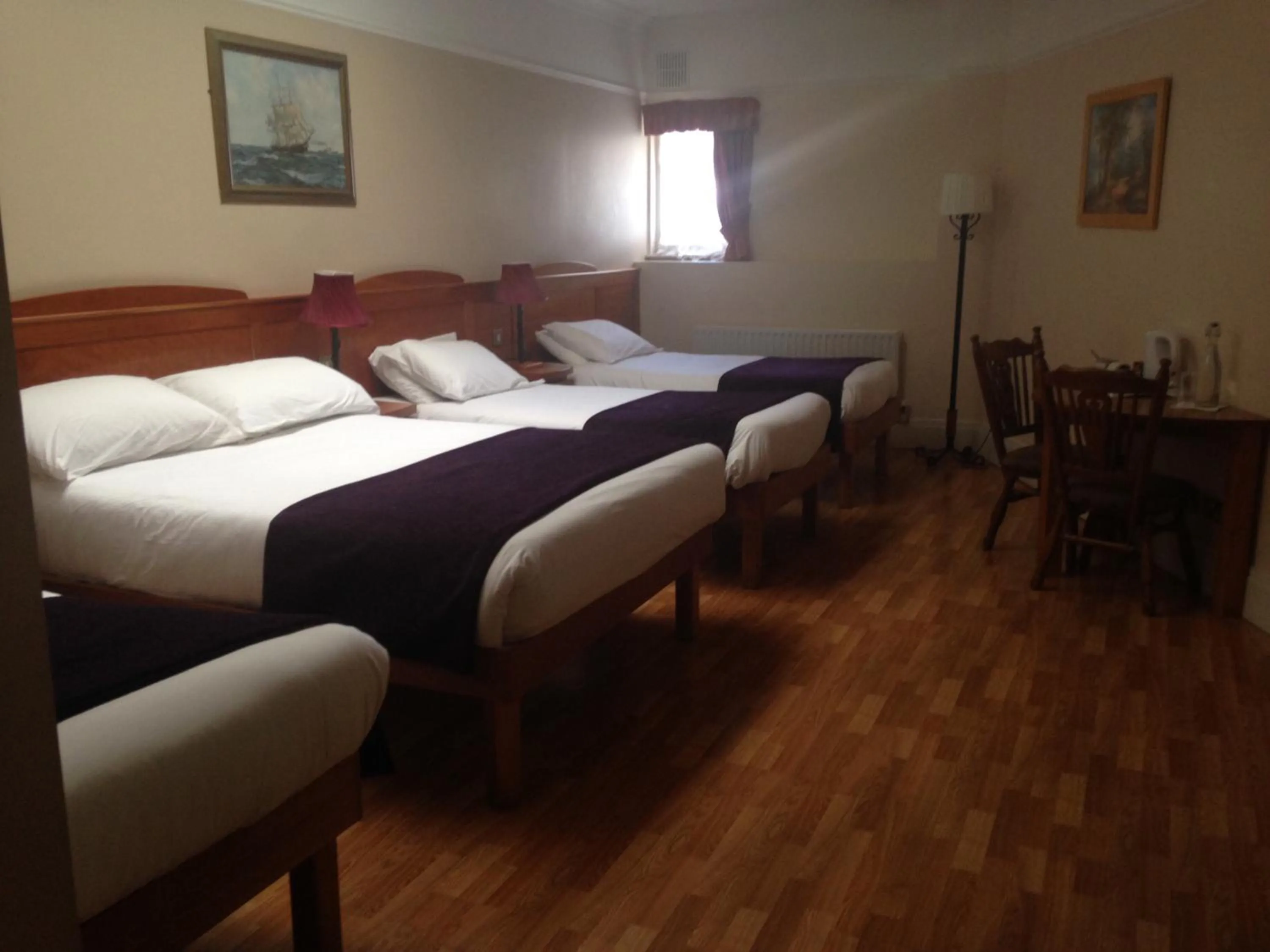 Bedroom, Bed in Kilford Arms