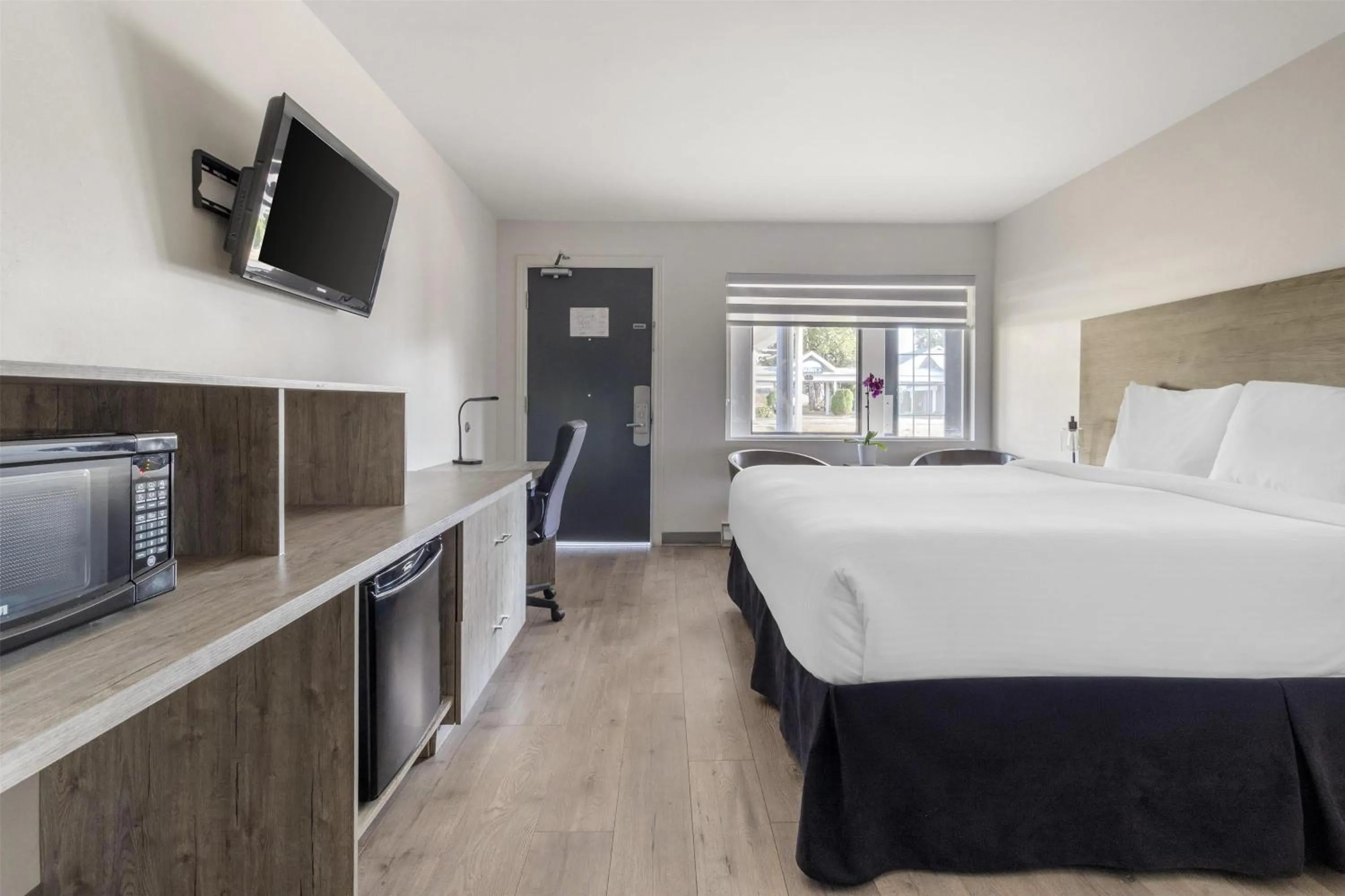 Bedroom in Dannys Suites, SureStay Collection by Best Western