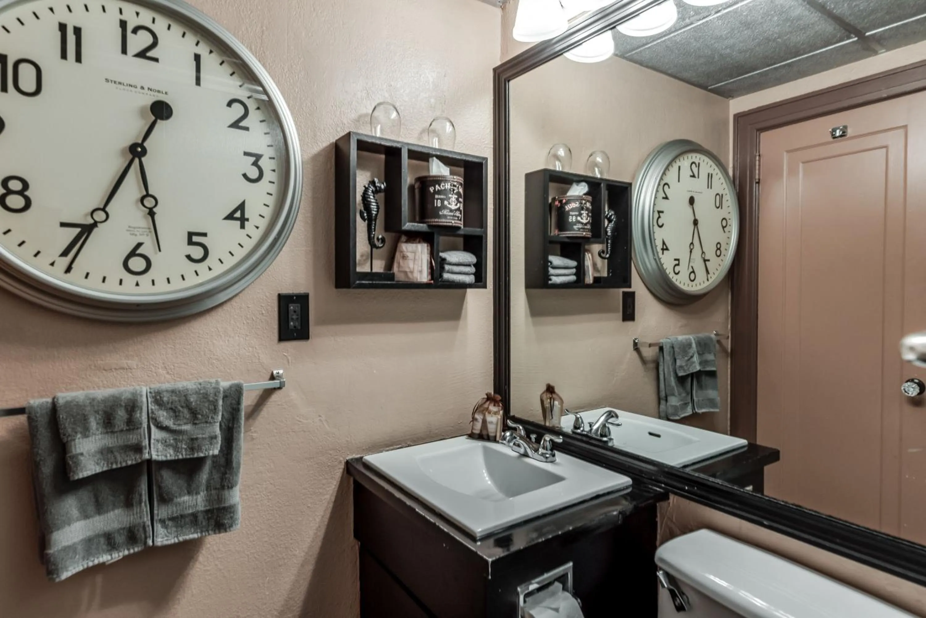 Bathroom in Hemingway Suites at Palm Beach Hotel Island