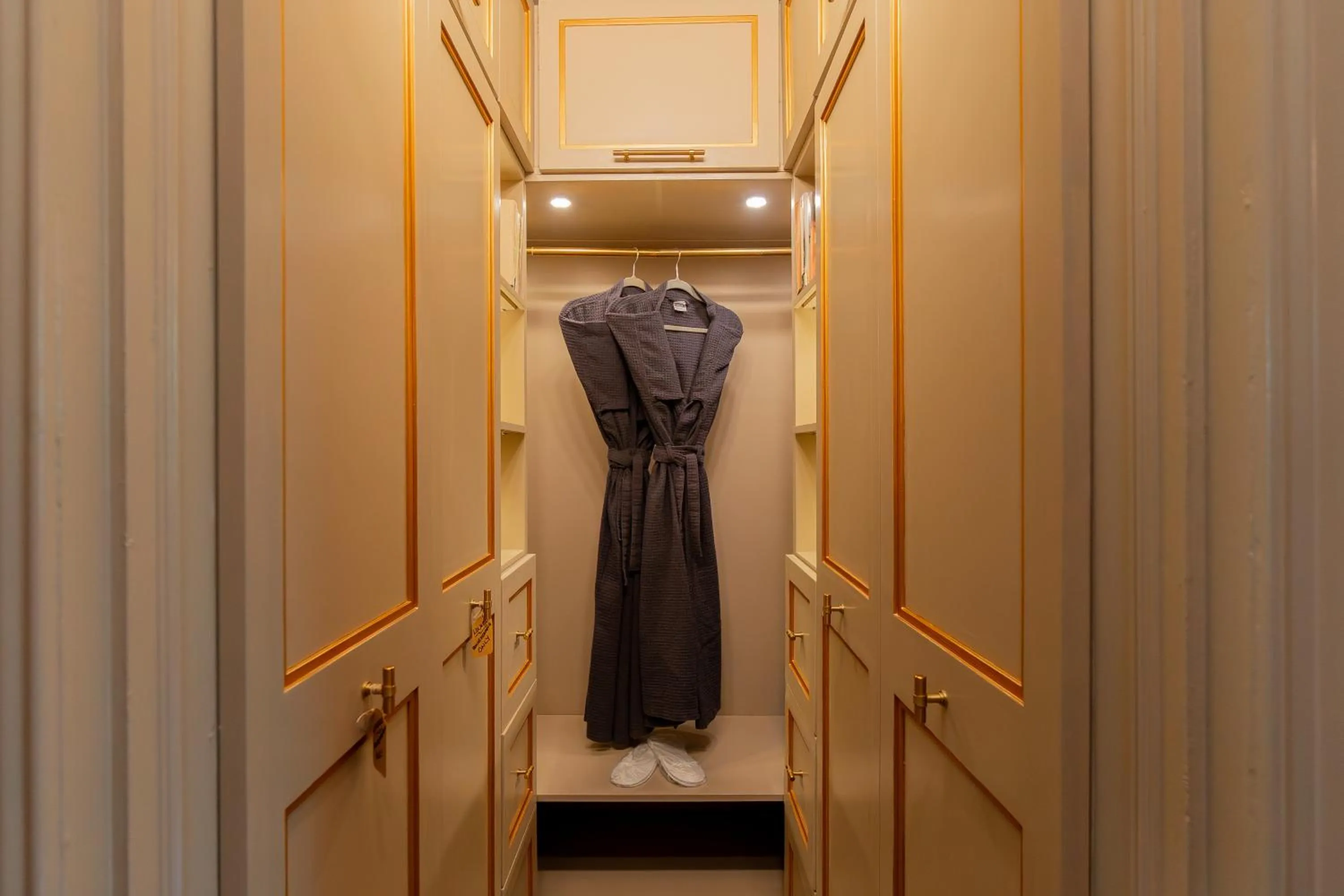 Hemingway Suites at Palm Beach Hotel Island