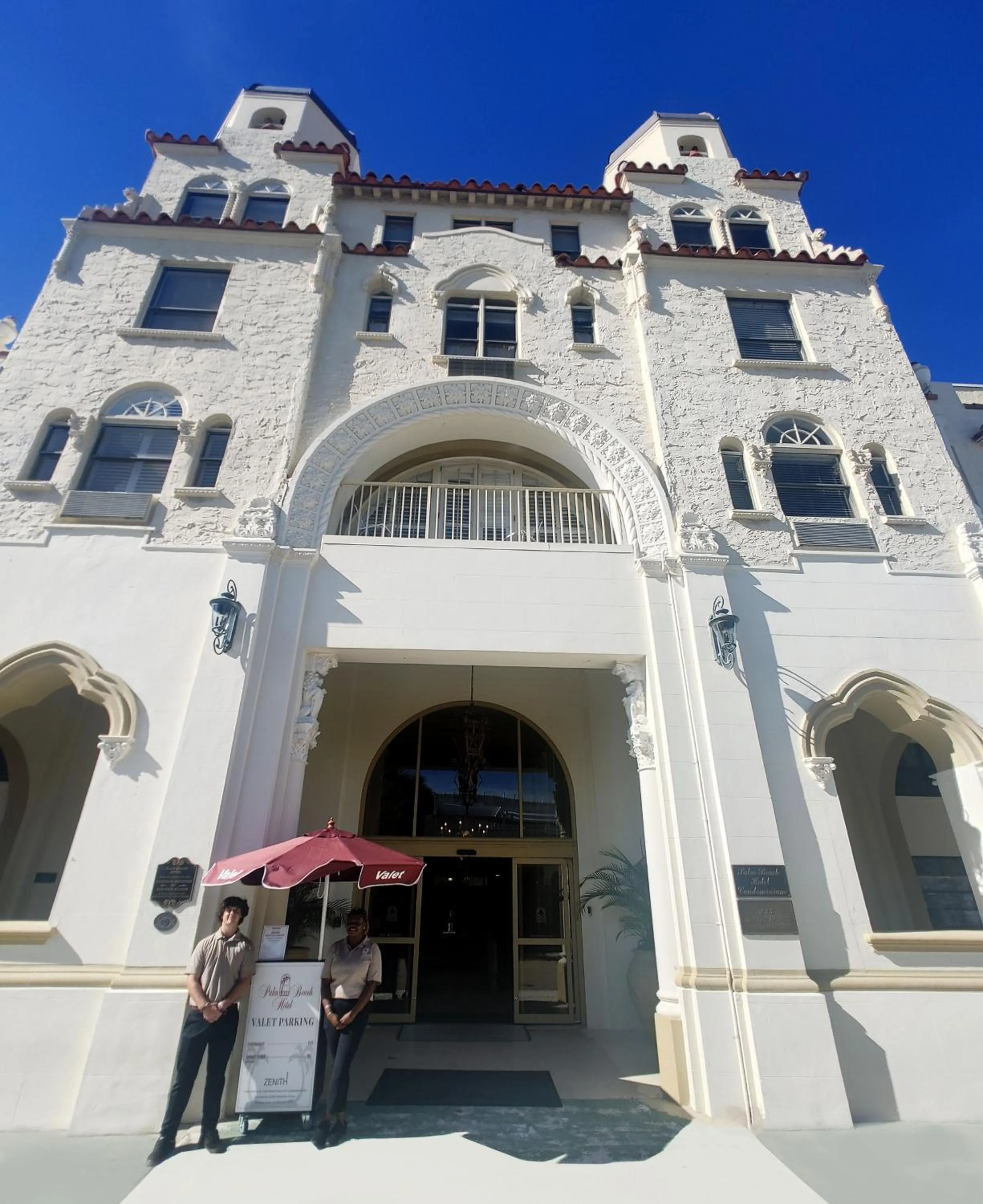 Facade/entrance in Hemingway Suites at Palm Beach Hotel Island