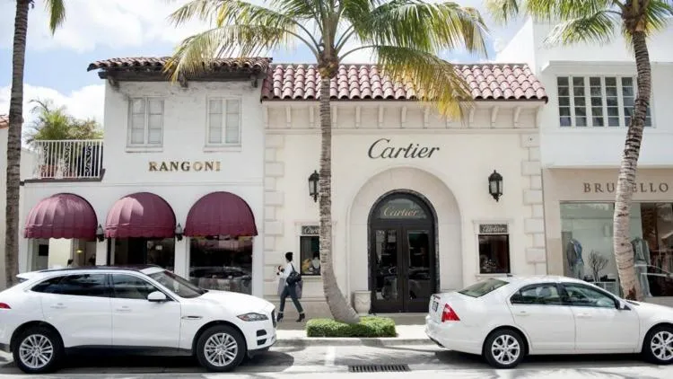 Nearby landmark in Hemingway Suites at Palm Beach Hotel Island