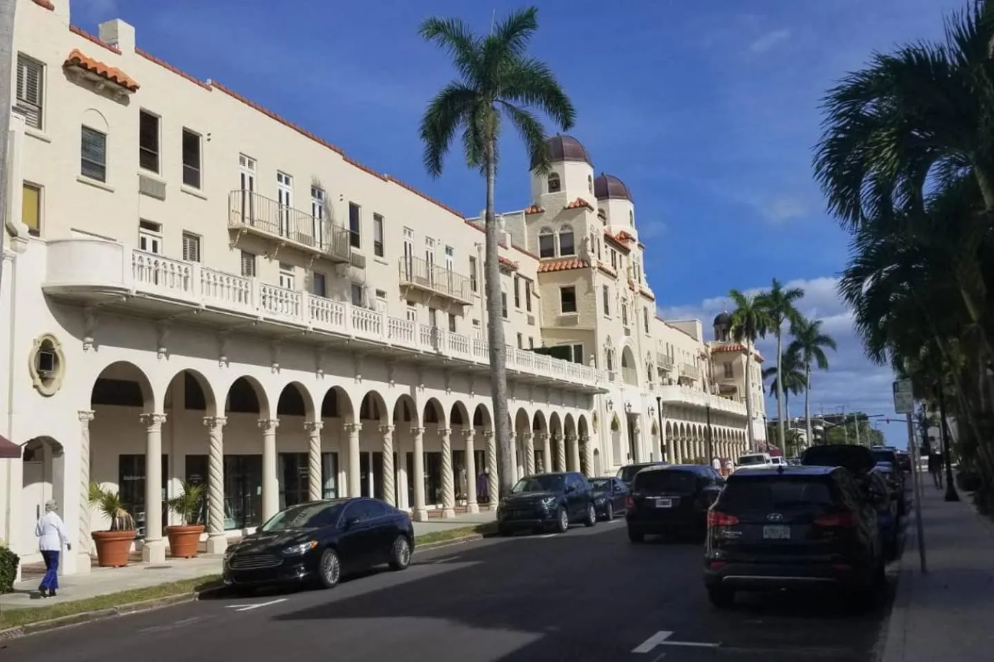 Facade/entrance in Hemingway Suites at Palm Beach Hotel Island
