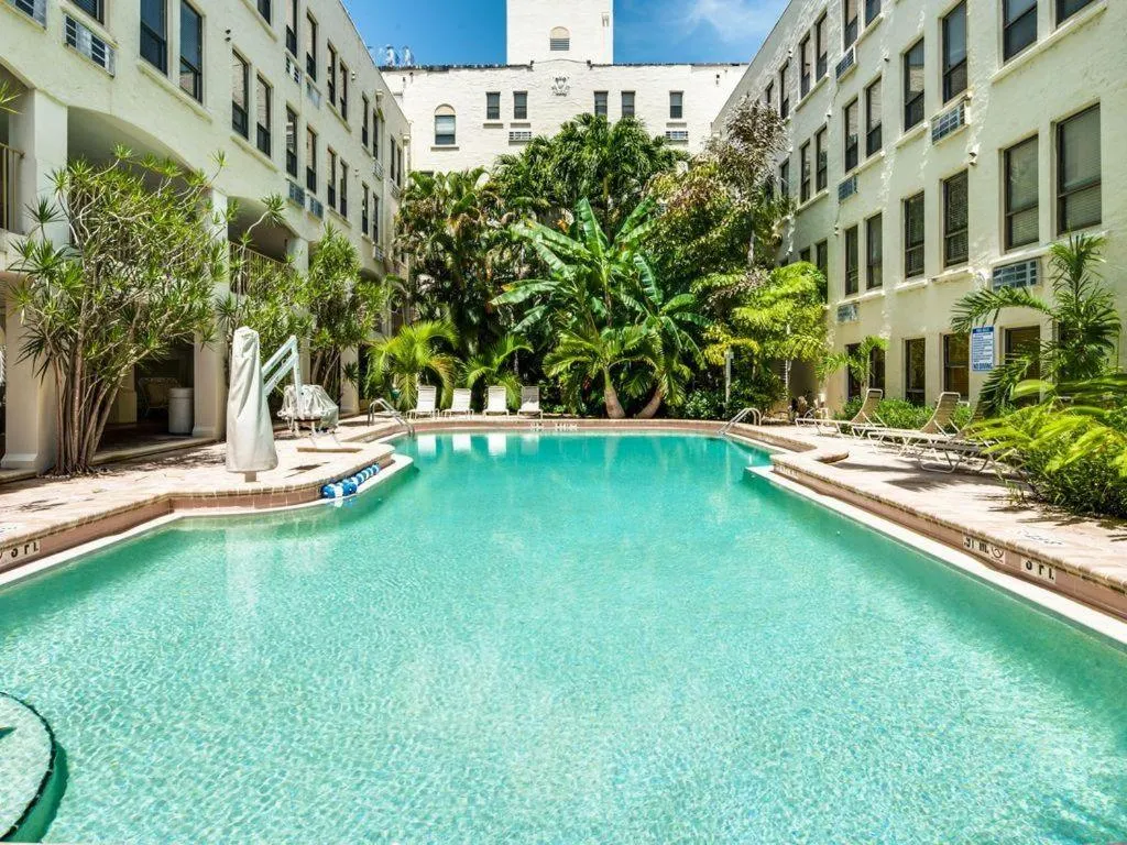 Swimming pool in Hemingway Suites at Palm Beach Hotel Island