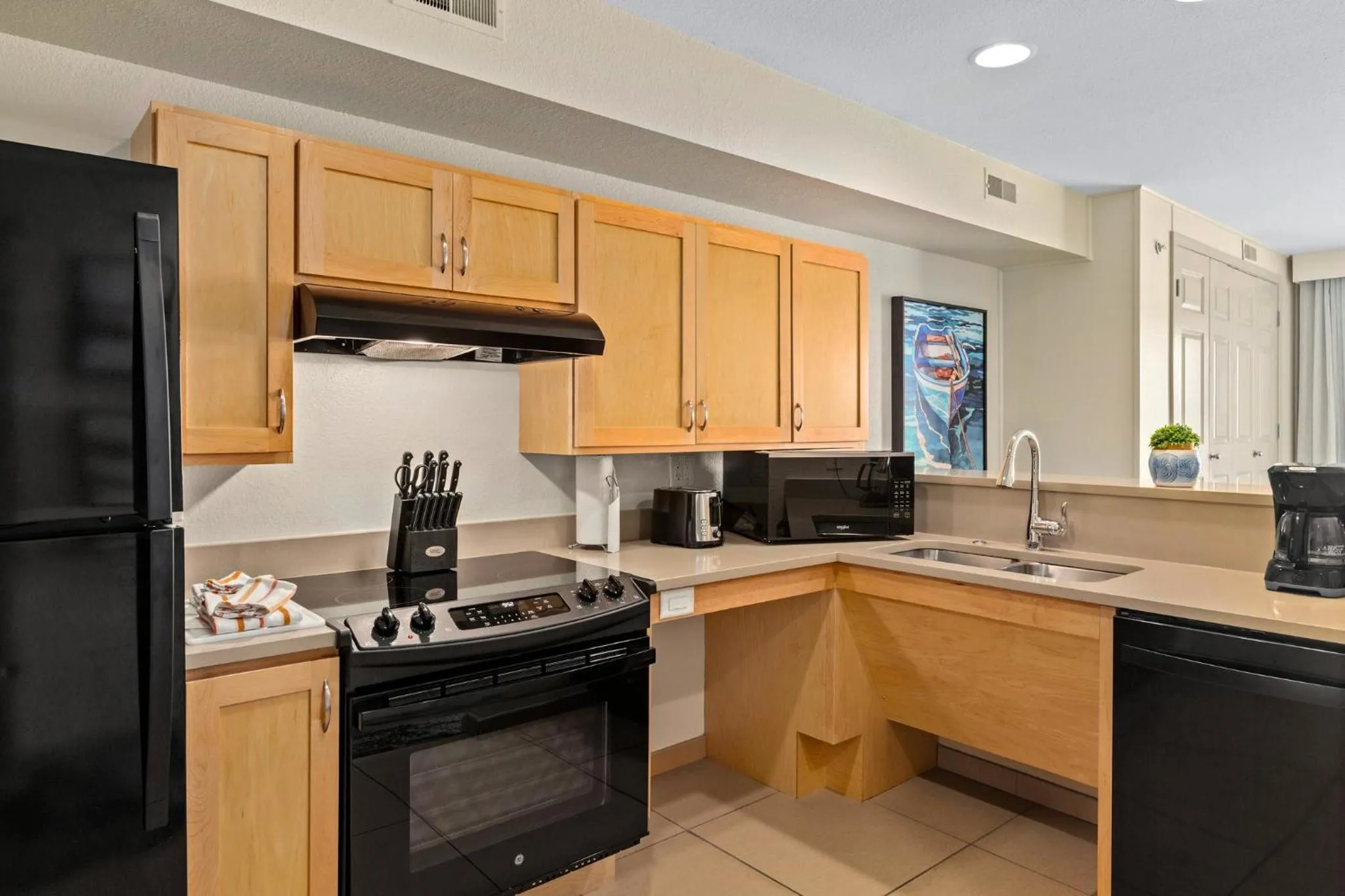Communal kitchen in WorldMark Lake of the Ozarks