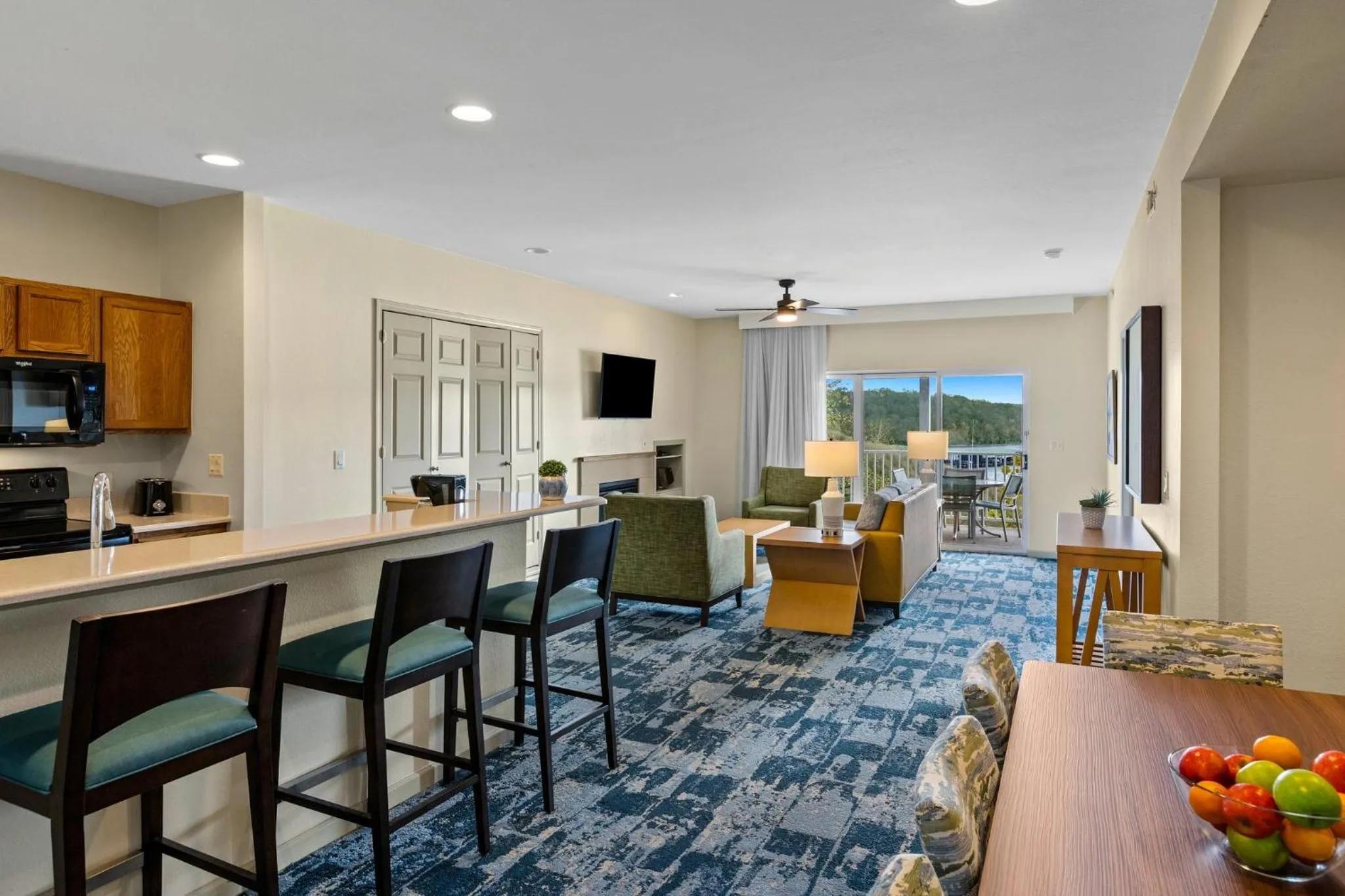 Communal kitchen in WorldMark Lake of the Ozarks