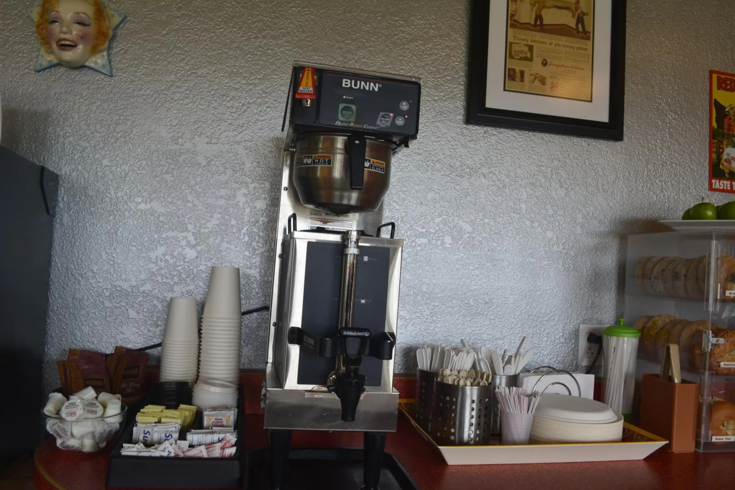Breakfast in Retro Inn at Mesa Verde Breakfast in Retro Inn at Mesa Verde
