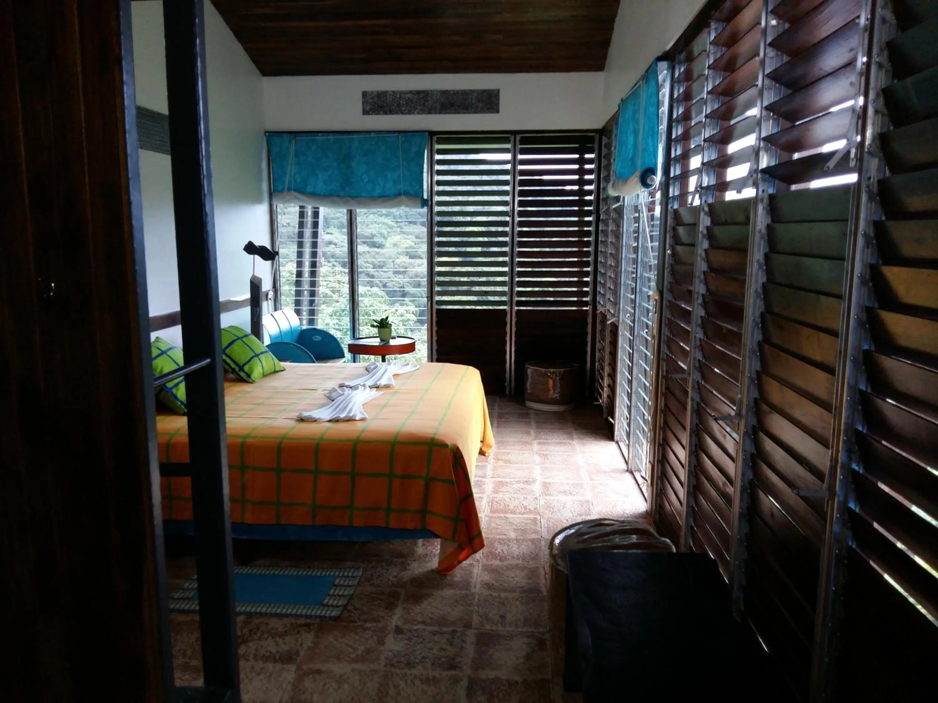 Day, Bed in Celeste Mountain Lodge