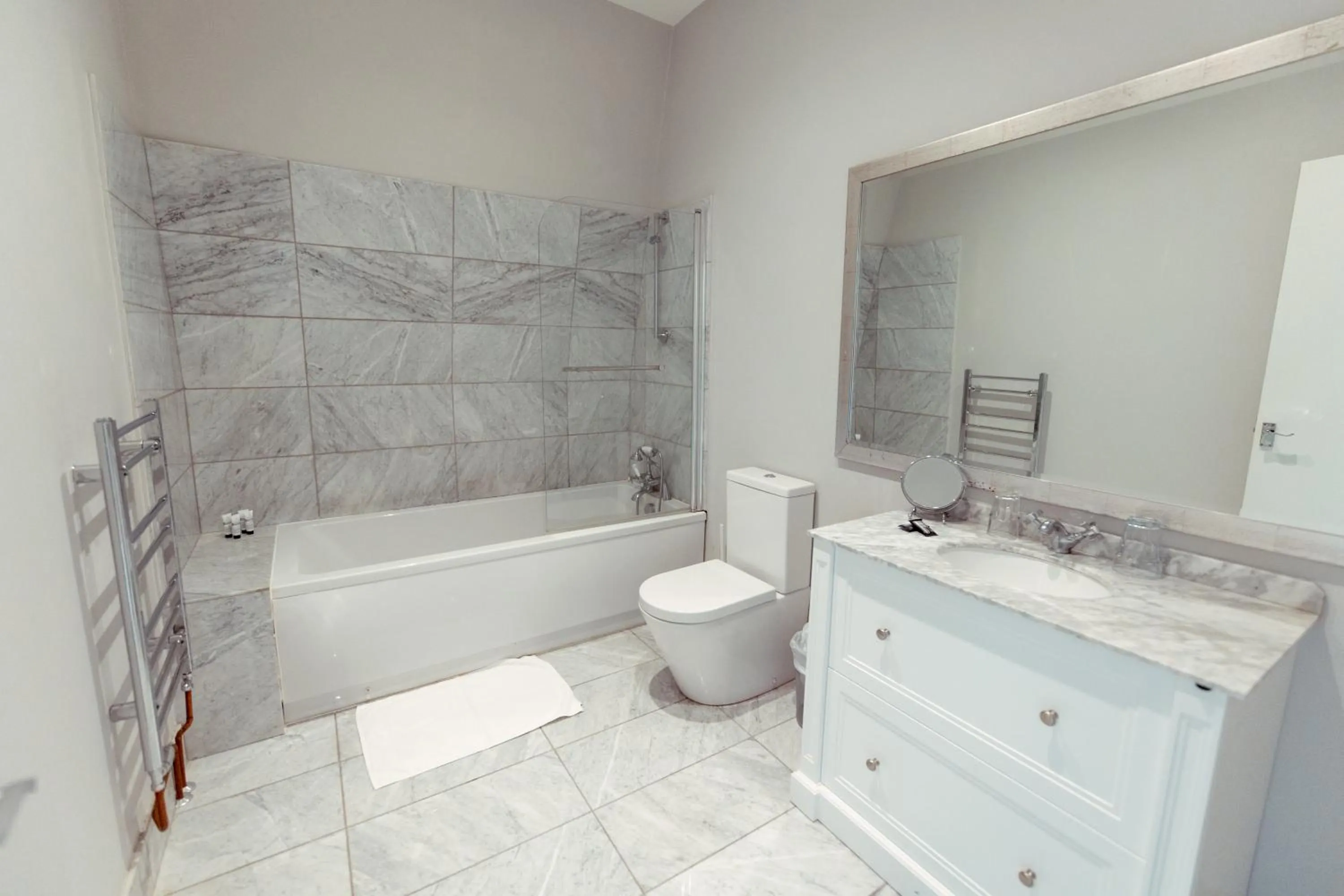 The Chatsworth Hotel