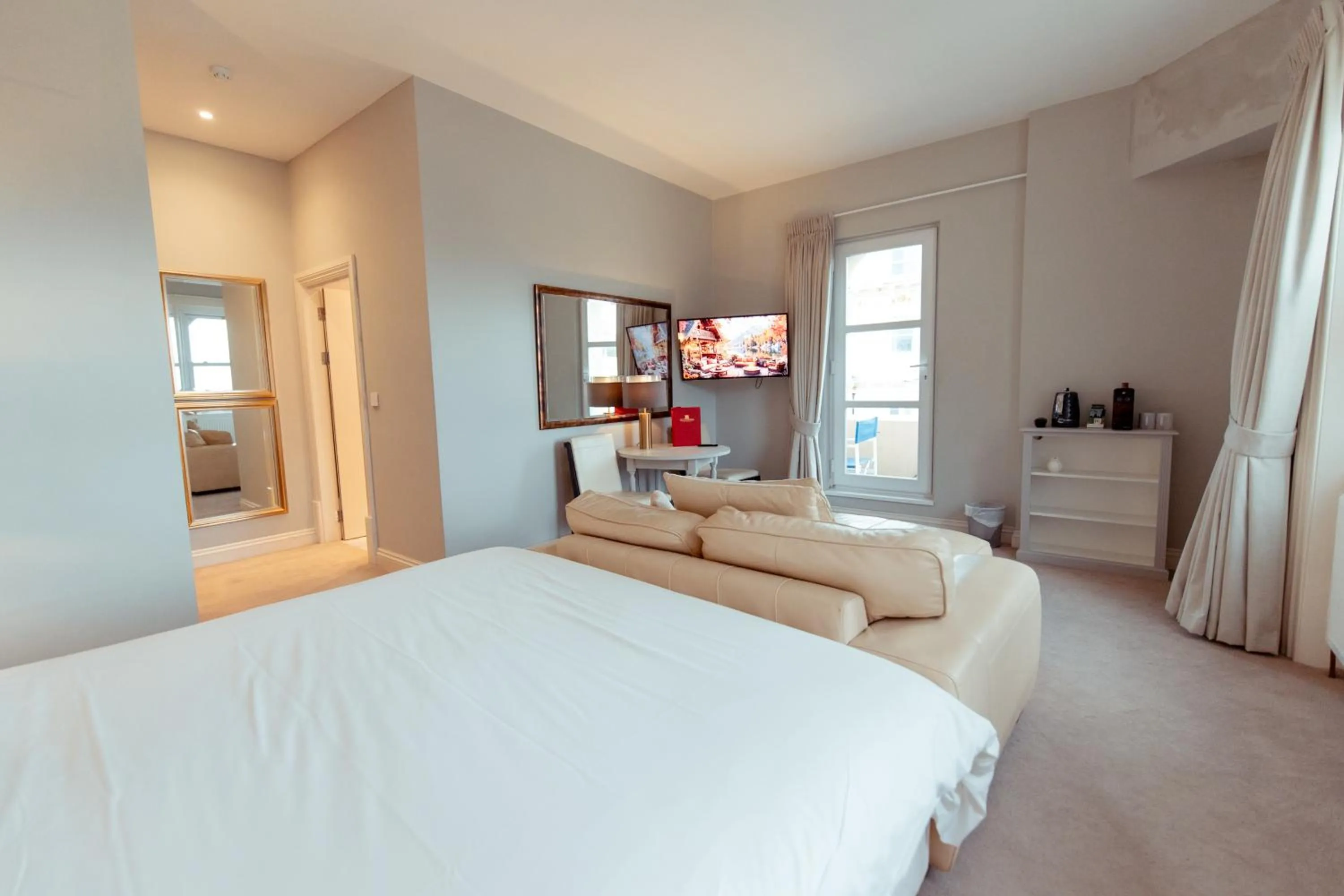 Bed in The Chatsworth Hotel