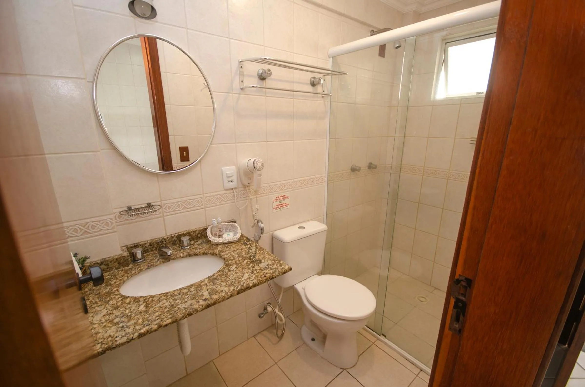 Bathroom in Pousada Garatéia