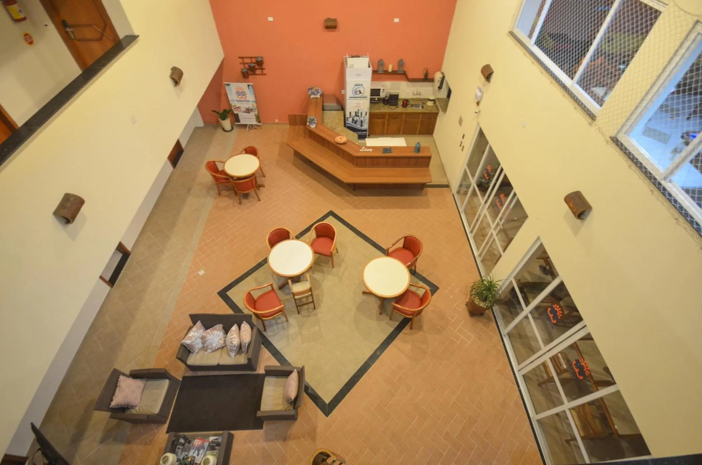 Communal lounge/ TV room in Pousada Garatéia