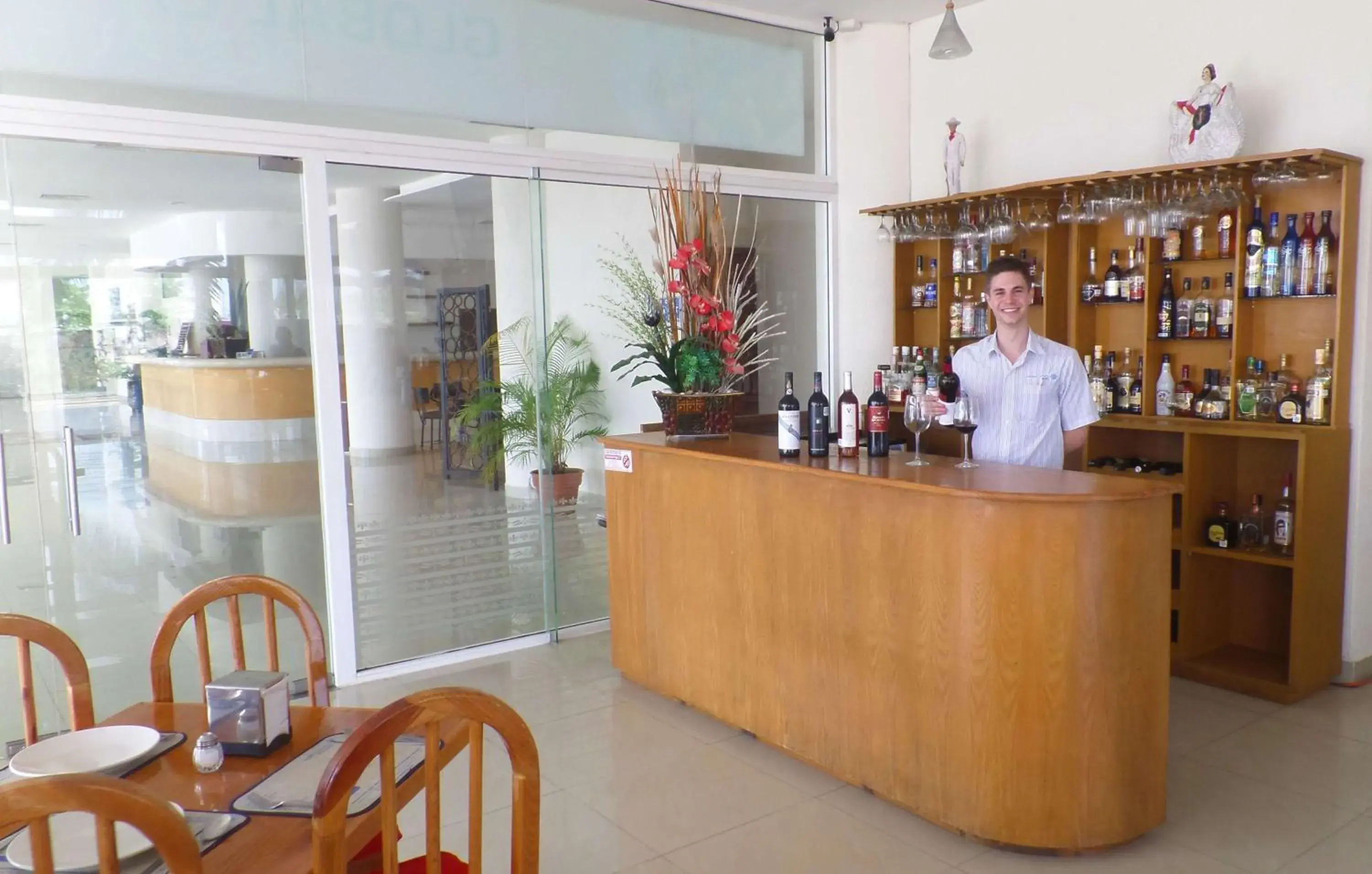 Lounge or bar in Best Western Global Express Lounge or bar in Best Western Global Express