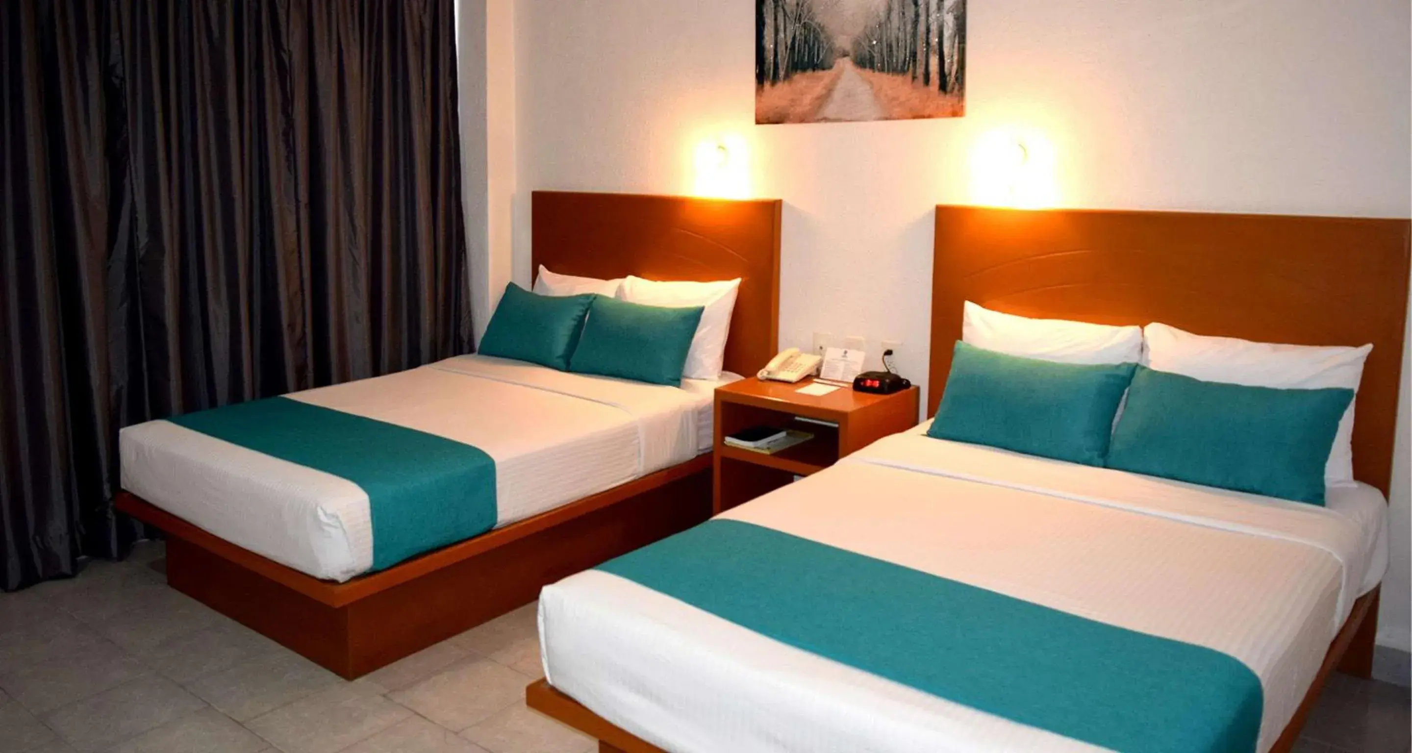 Double Room with Two Double Beds in Best Western Global Express Double Room with Two Double Beds in Best Western Global Express