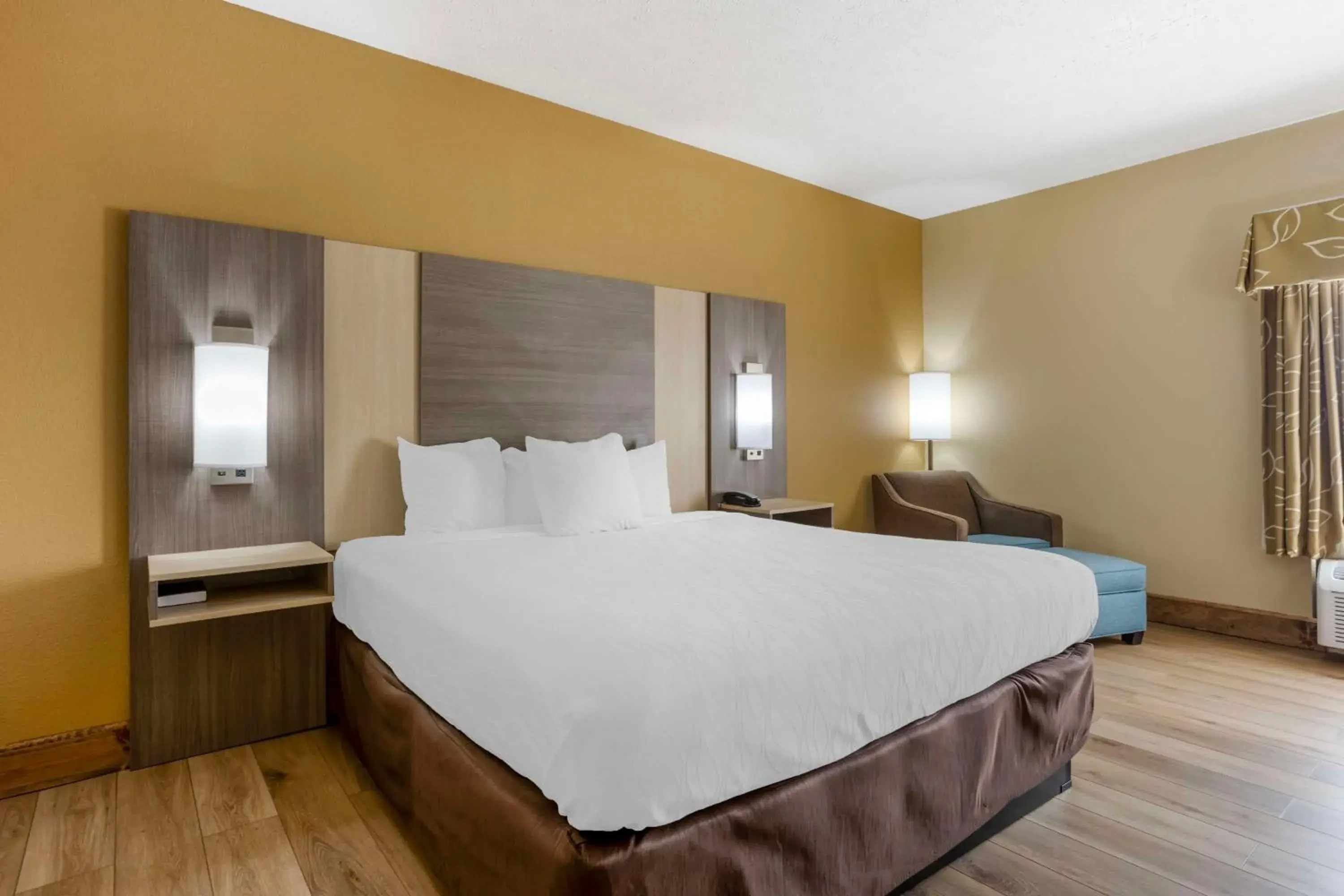 King Room - Disability Access/Non-Smoking in Best Western Plus Springfield Airport Inn King Room - Disability Access/Non-Smoking in Best Western Plus Springfield Airport Inn