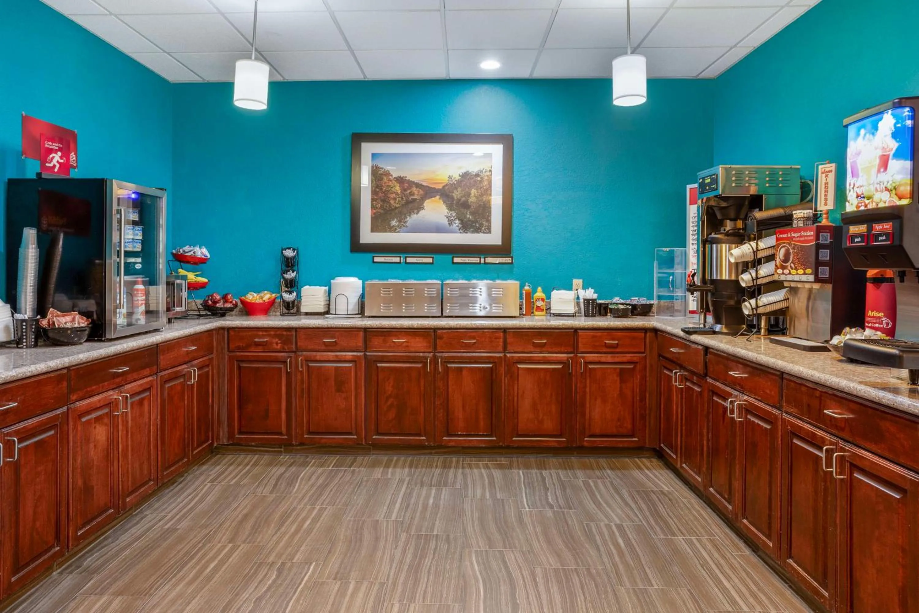 Breakfast in Best Western Plus Springfield Airport Inn