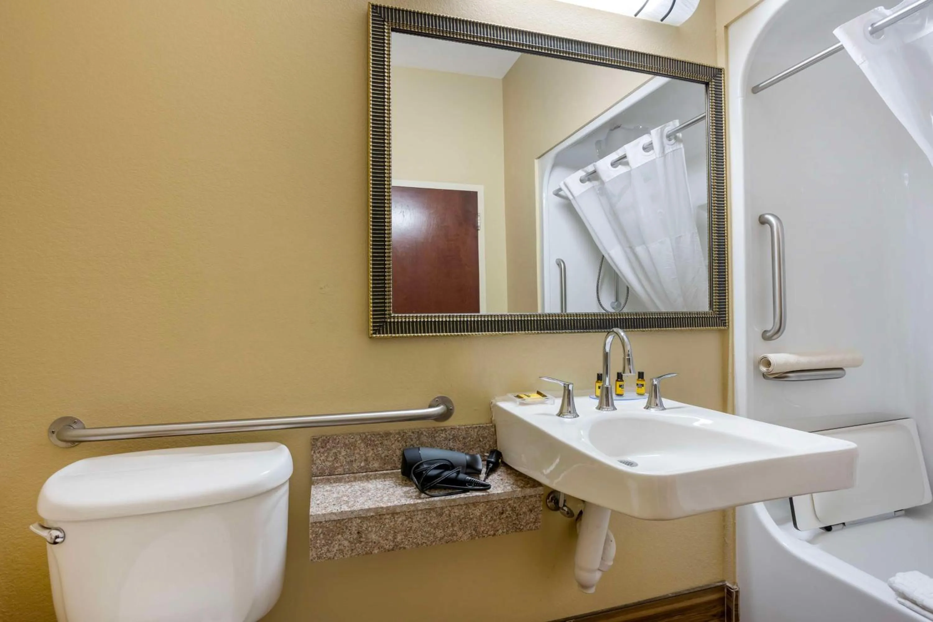 Bathroom in Best Western Plus Springfield Airport Inn