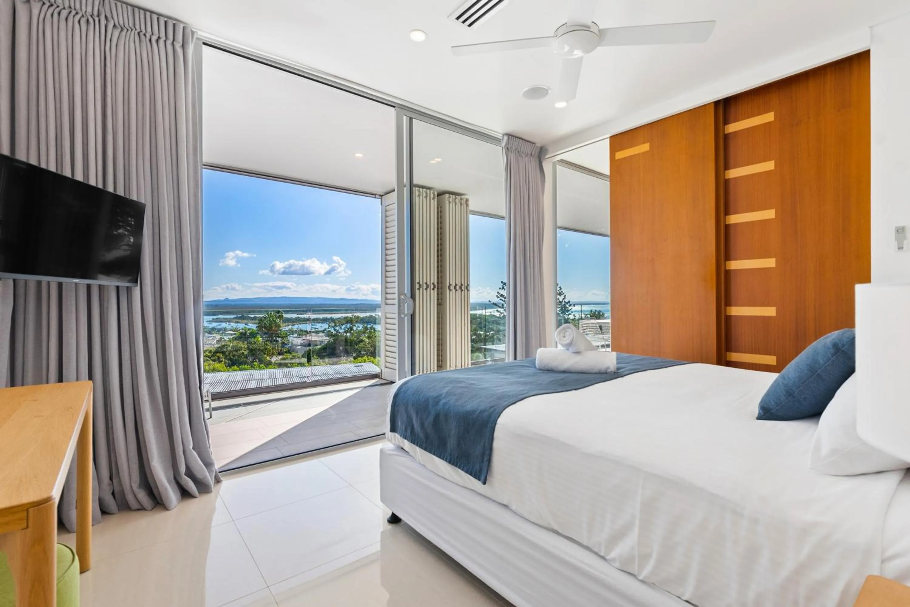 Bedroom, Bed in The Rise Noosa