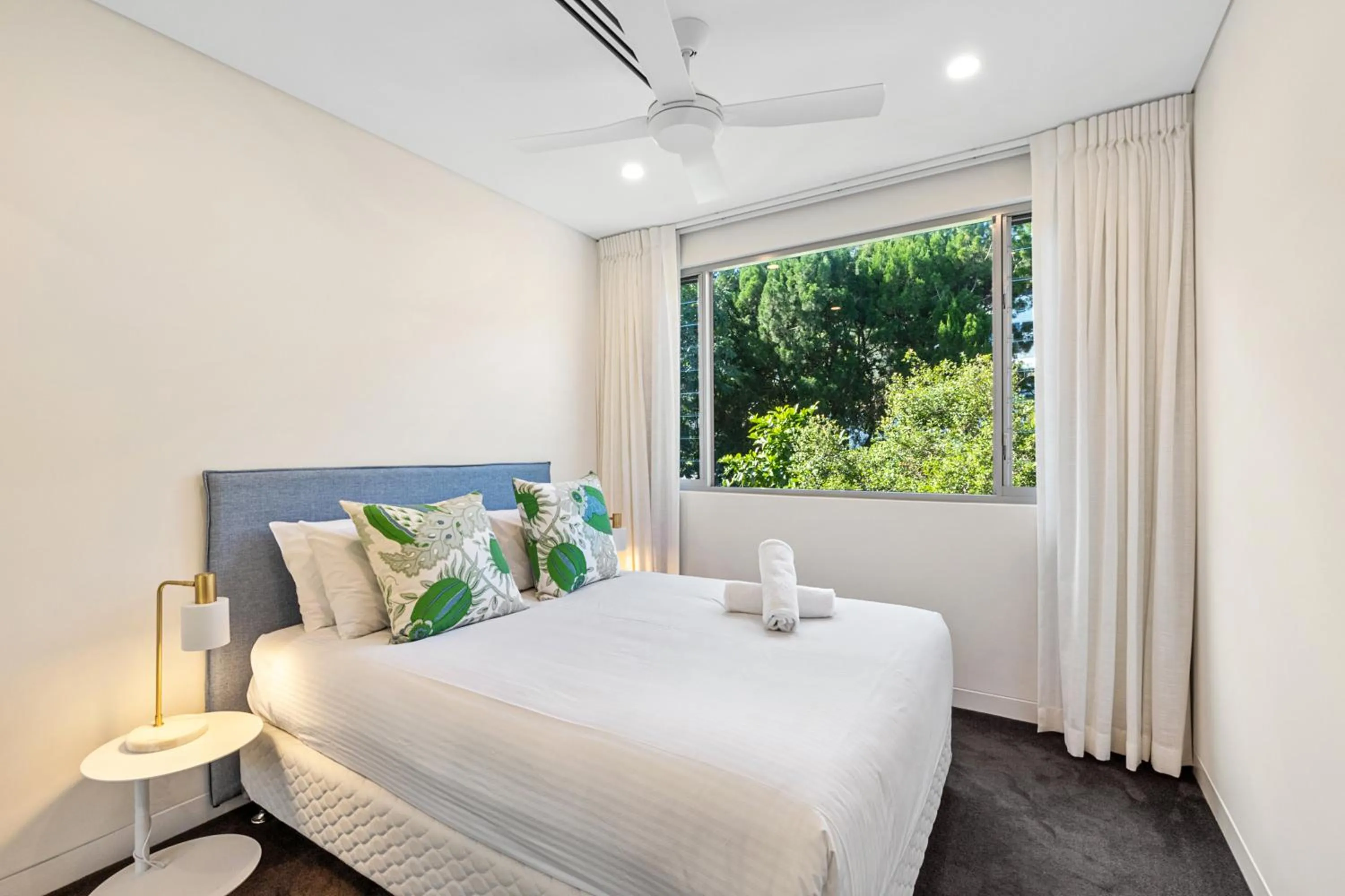 Photo of the whole room, Bed in The Rise Noosa