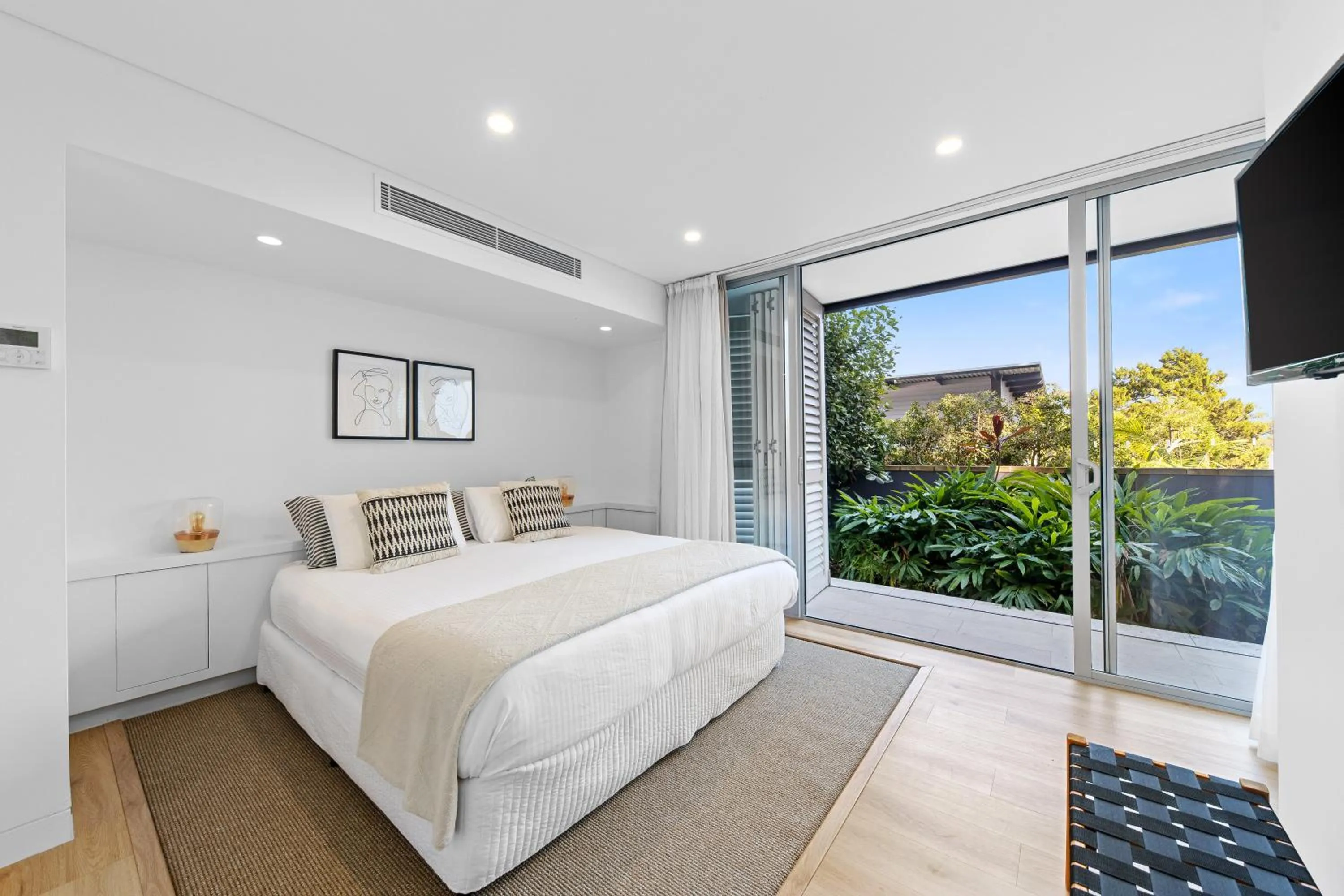 Bedroom, Bed in The Rise Noosa