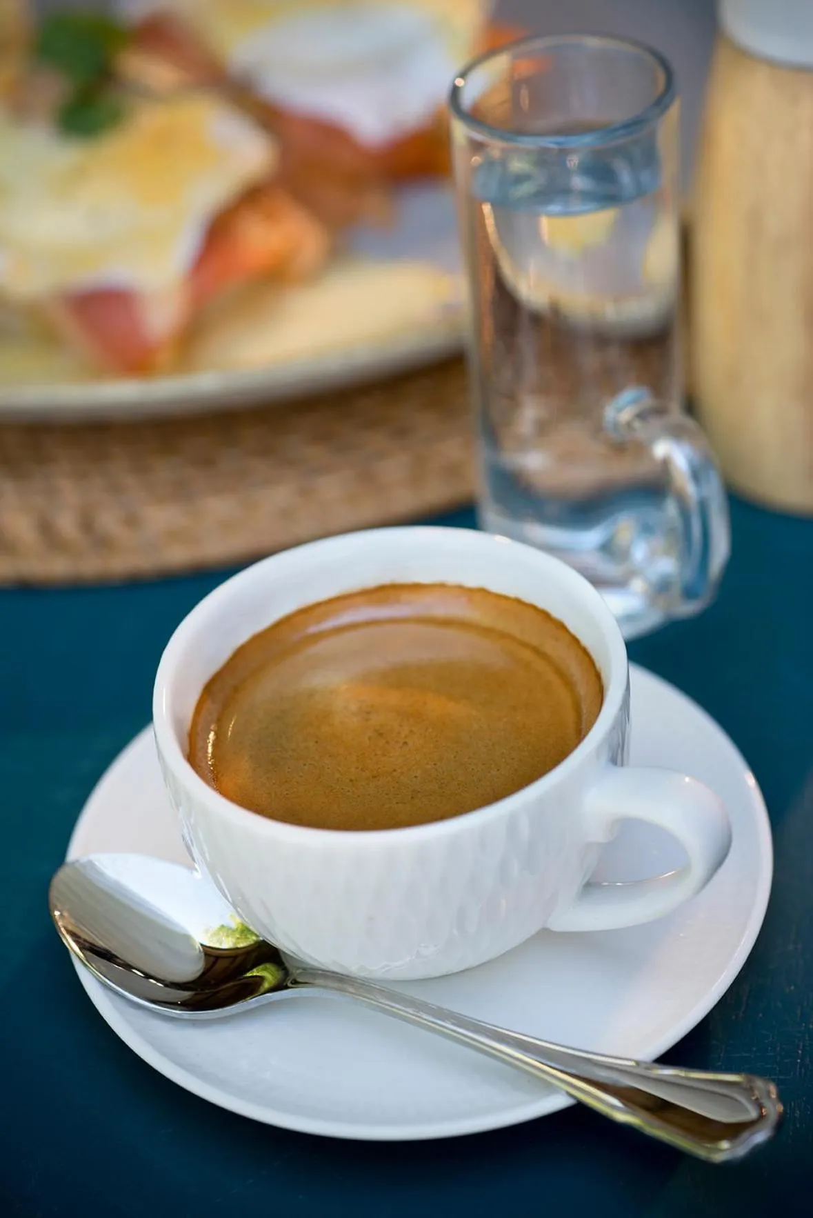 Food and drinks in Anantara Stanley & Livingstone Victoria Falls Hotel